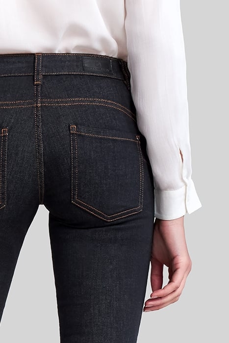 BLACK LOW WAIST SLIM JEANS 6