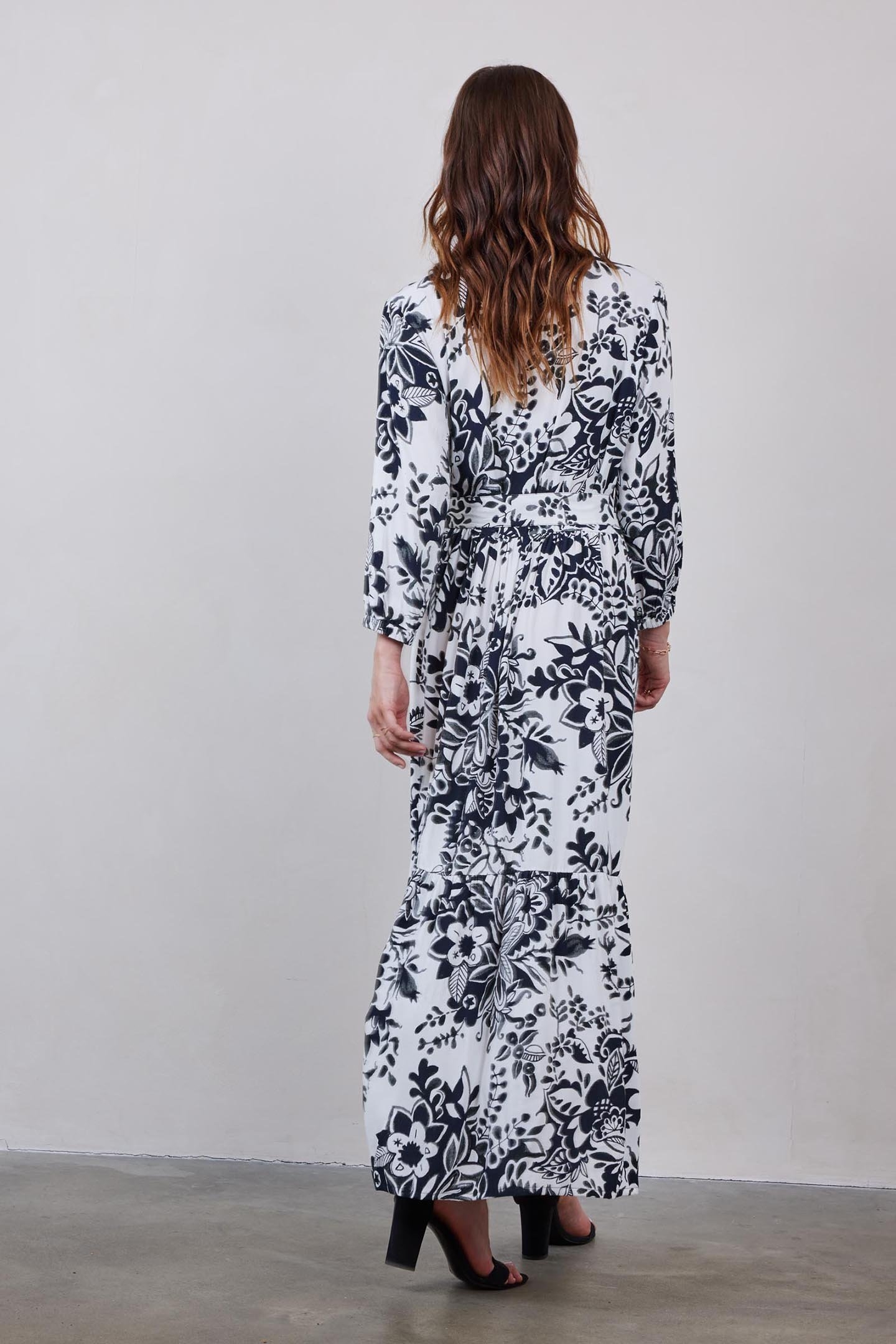 MAXI DRESS MELODY OFFWHITE WITH BLACK CENTERPIECE PRINT 2