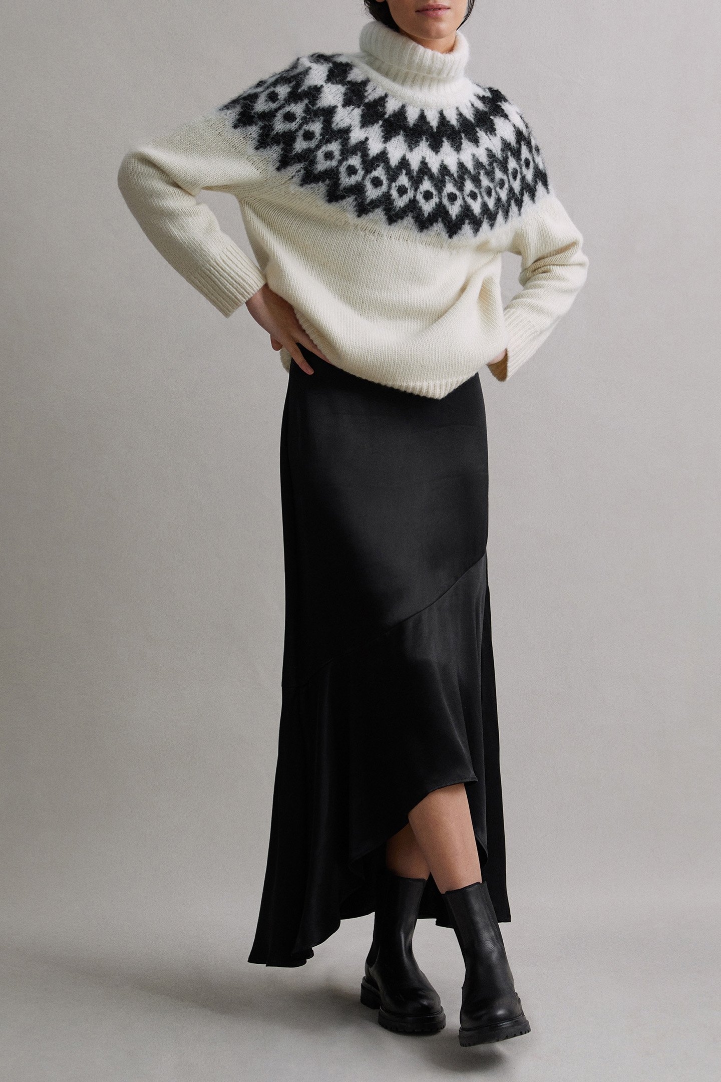 ASYMMETRIC SLIP SKIRT BLACK 5