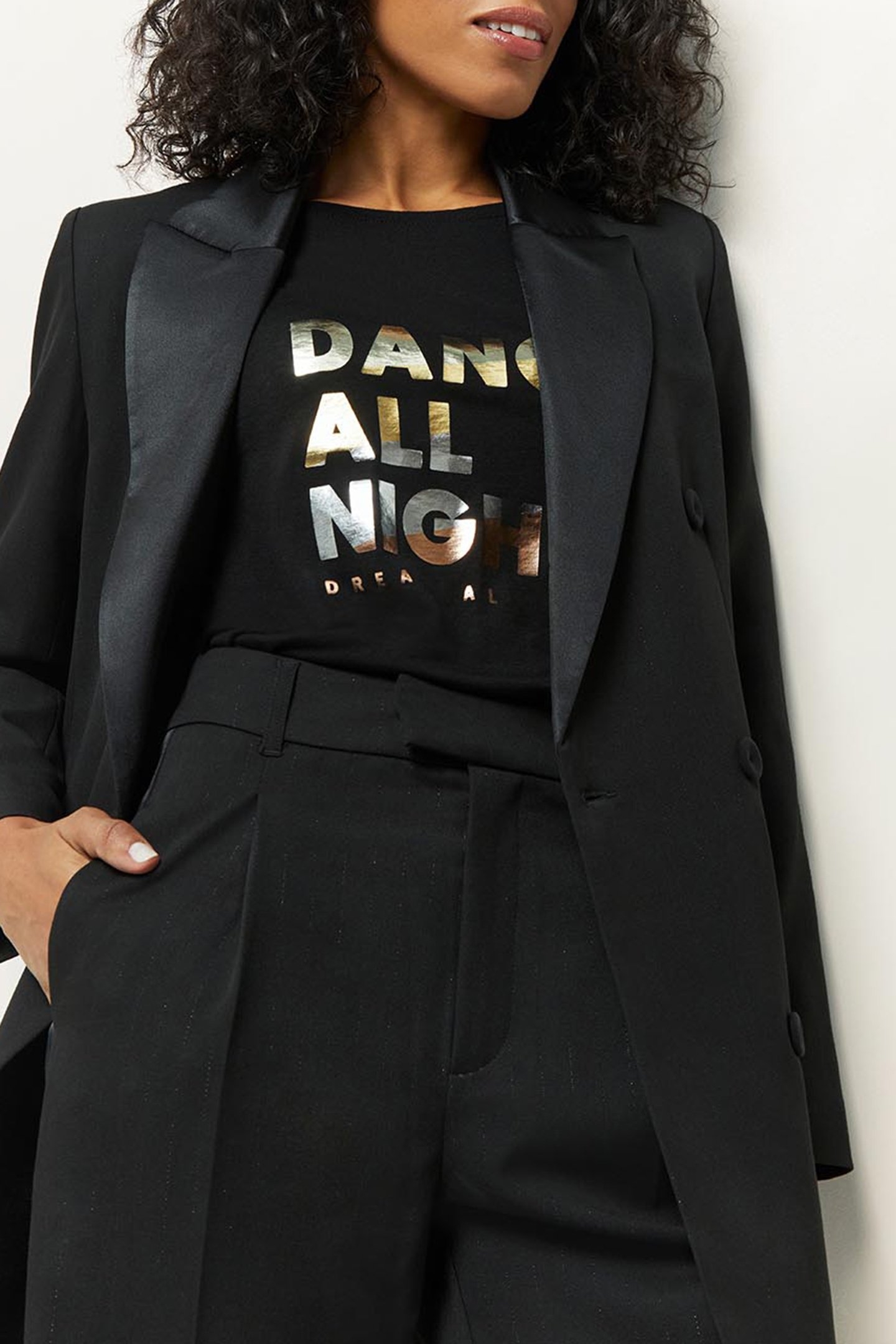 MIRCO _ BLACK T_SHIRT WITH METALLIC MESSAGE AND BACK NECKLIN 5