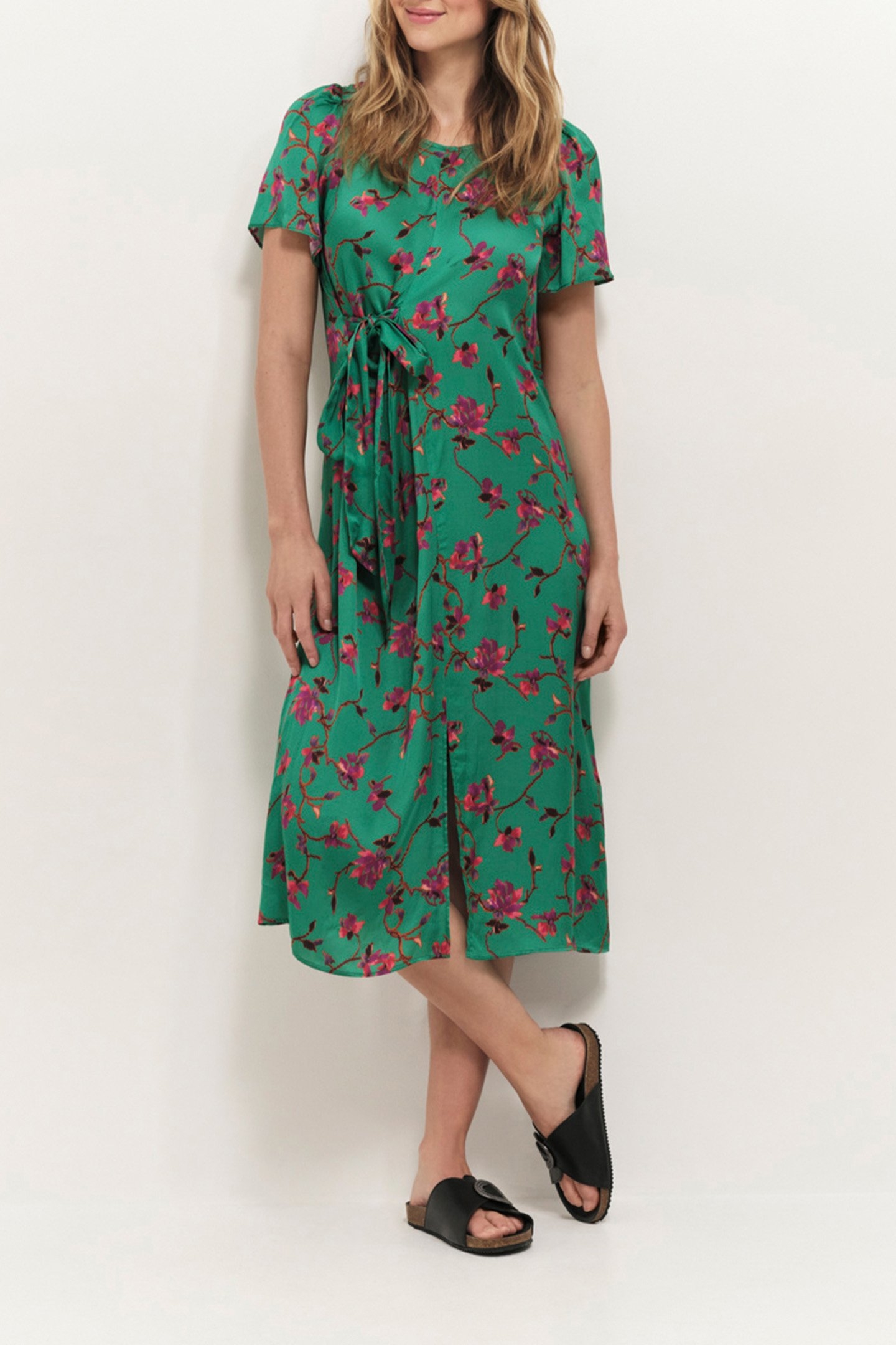 RISSA - GREEN GRASS LENZING™ ECOVERO™ PARTY FLOWER PRINT MID 1