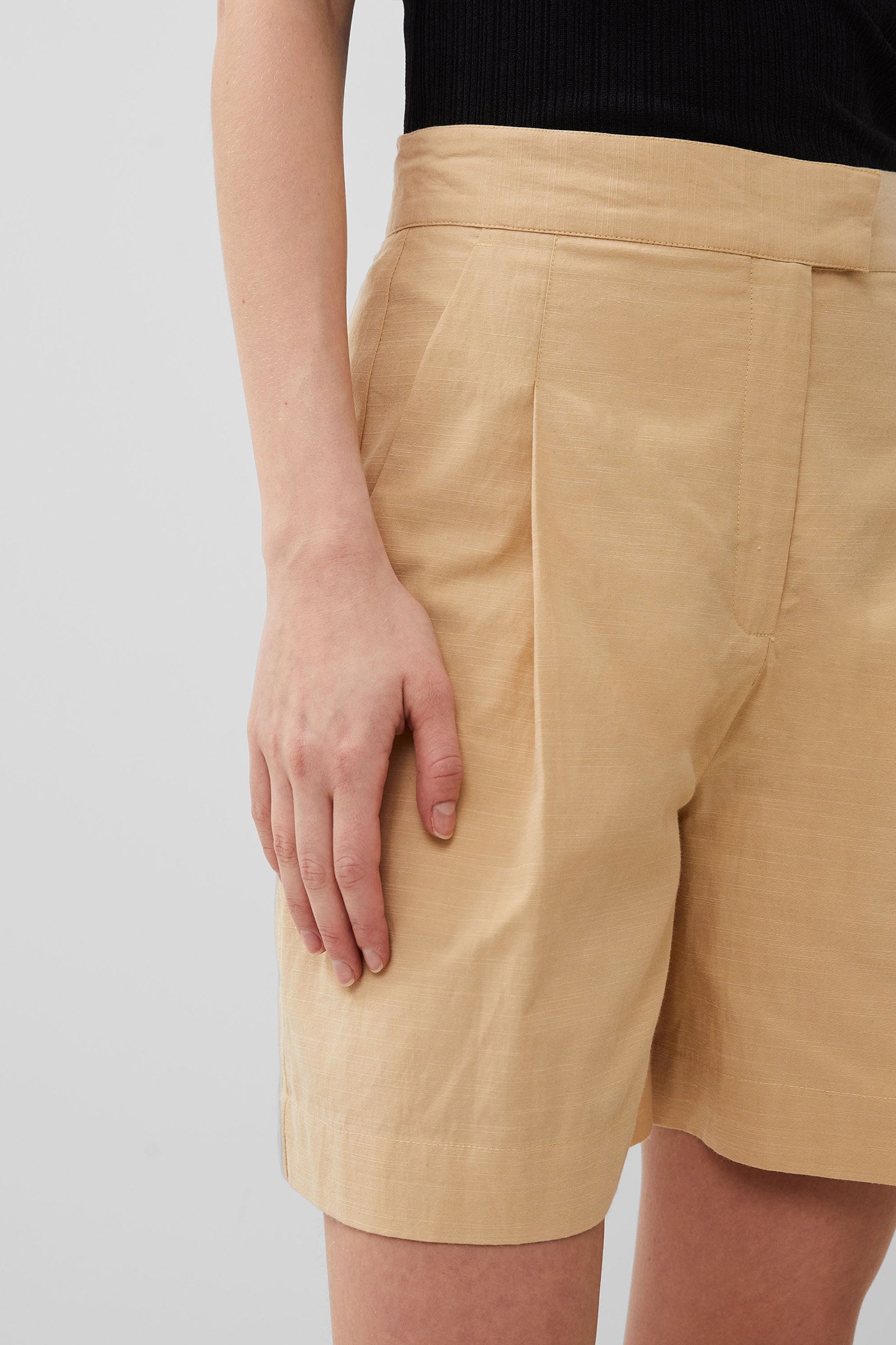 ALANIA CITY SHORT BISCOTTI 4