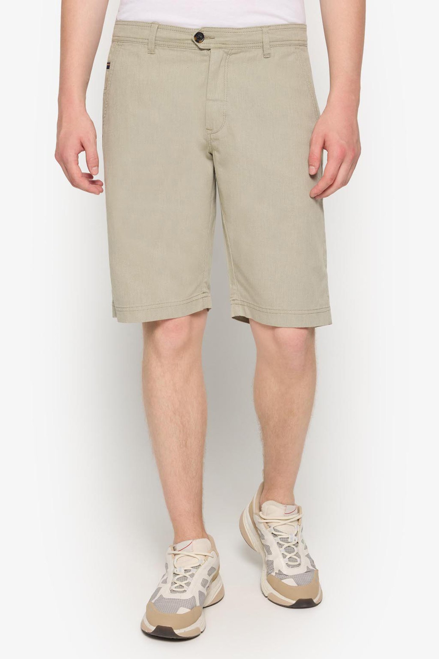 HUGOSI STRUCTURE + OLIVE GARDEN 1