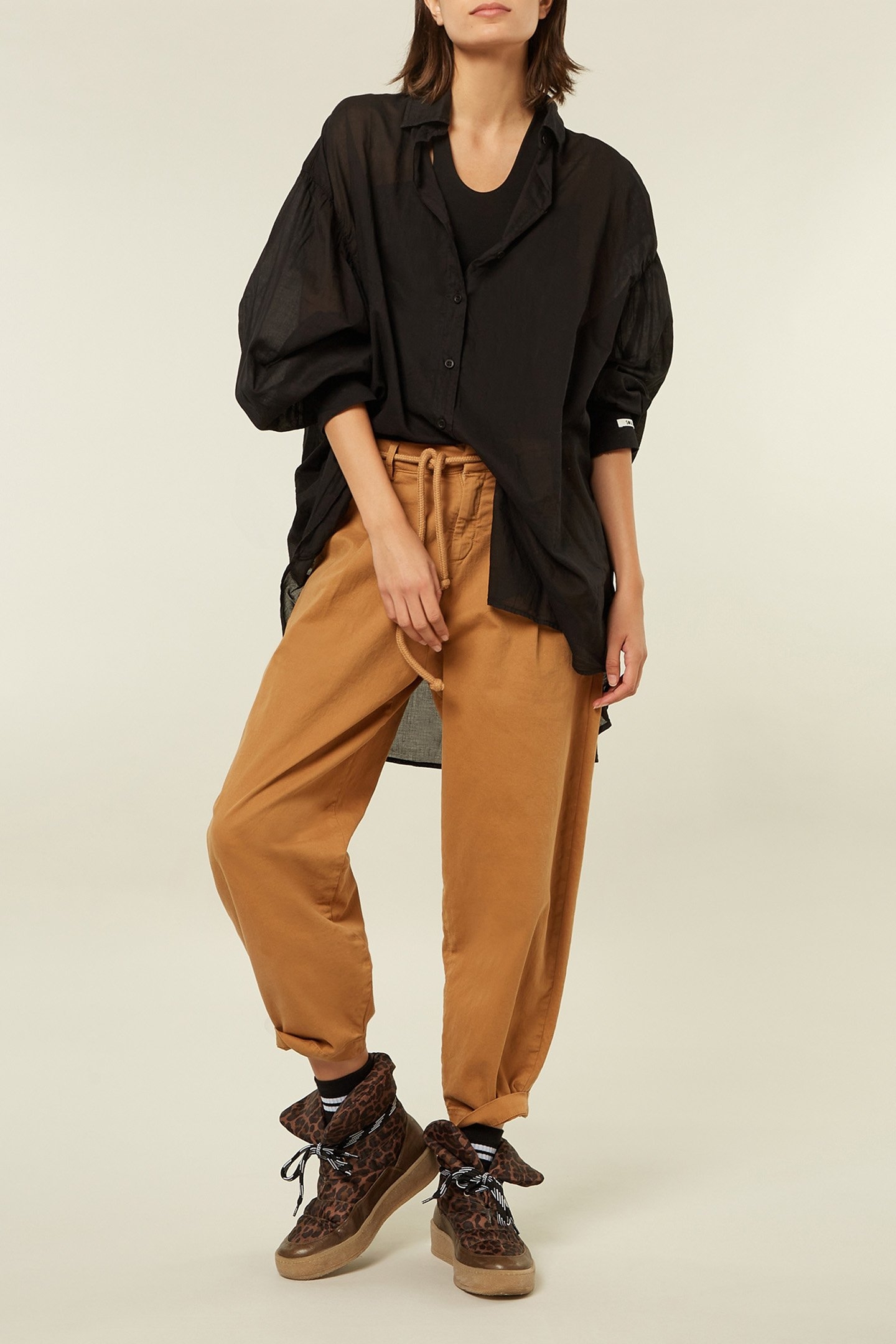 CROPPED PANTALON CARAMEL 3