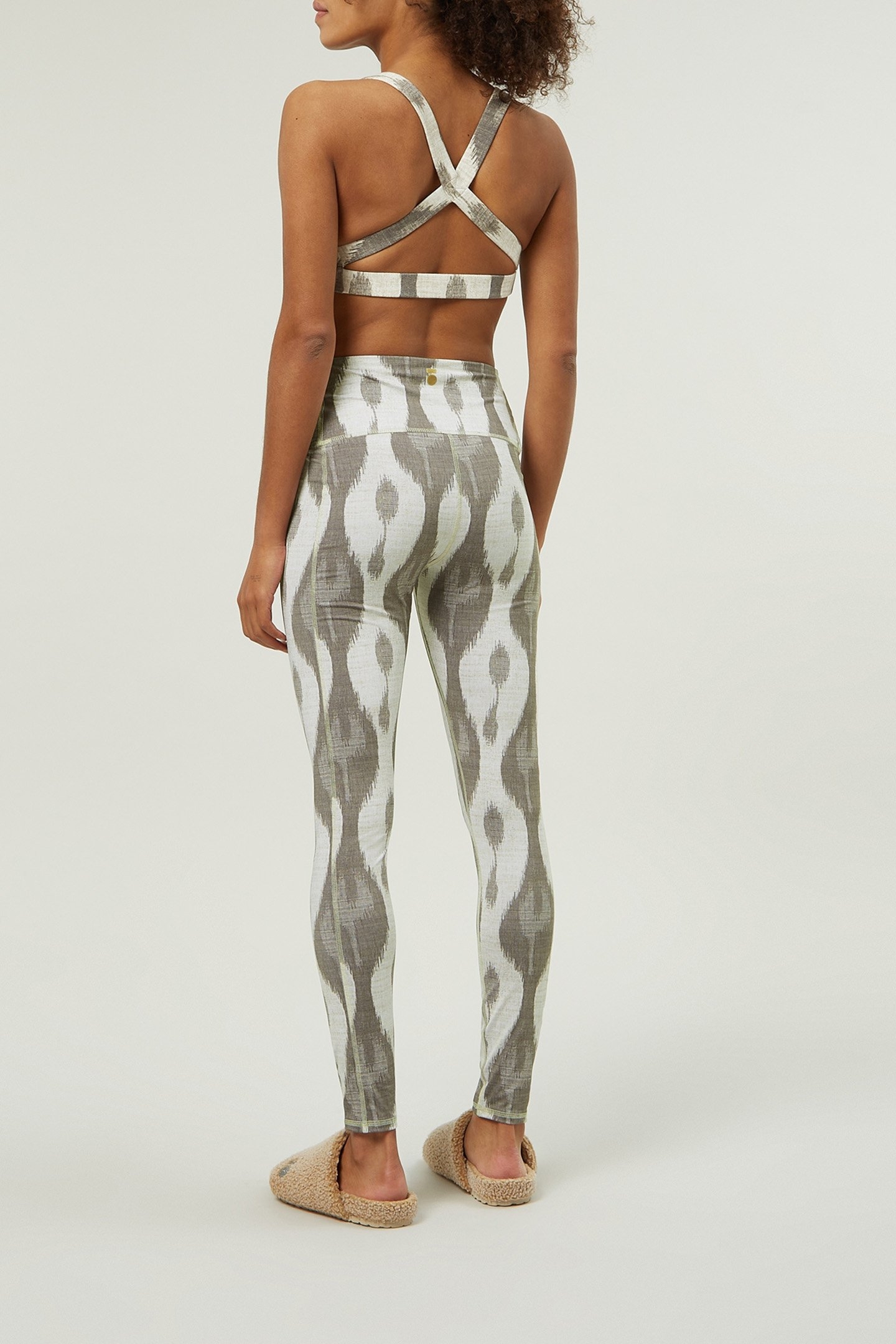 YOGA LEGGINGS IKAT ECRU 3