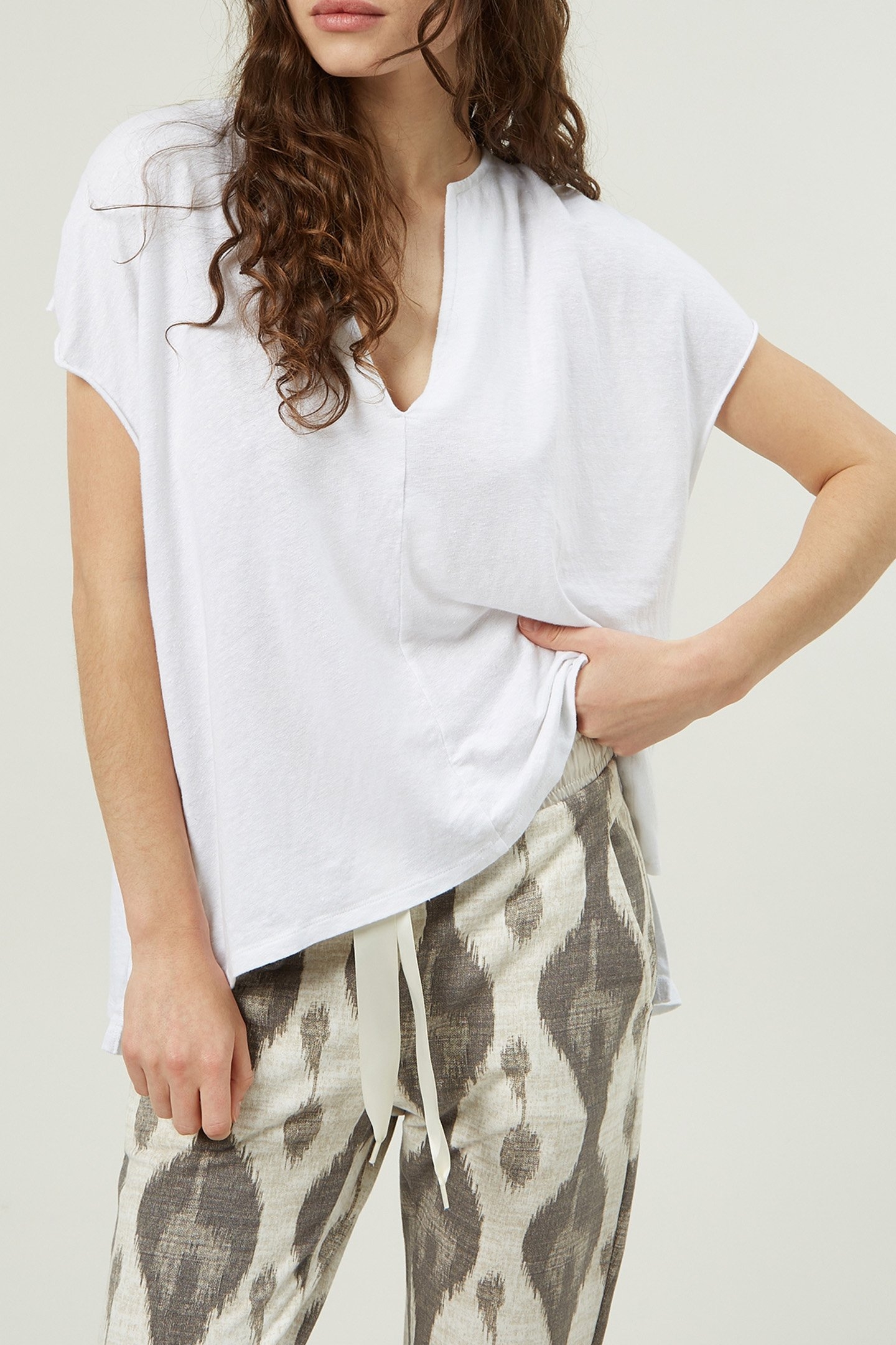 SLEEVELESS TOP LINEN WHITE 1