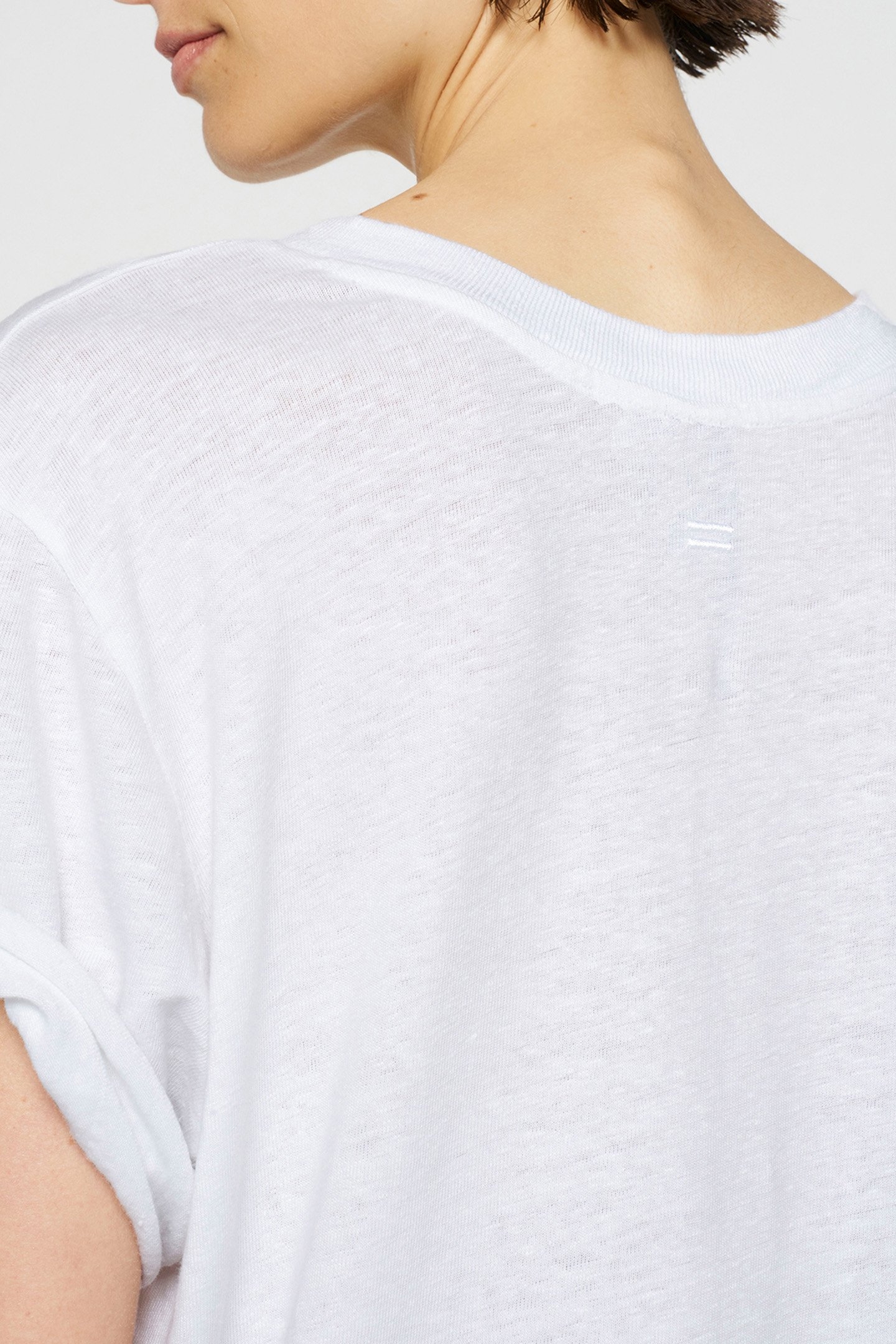 V-NECK TEE LINEN WHITE 4