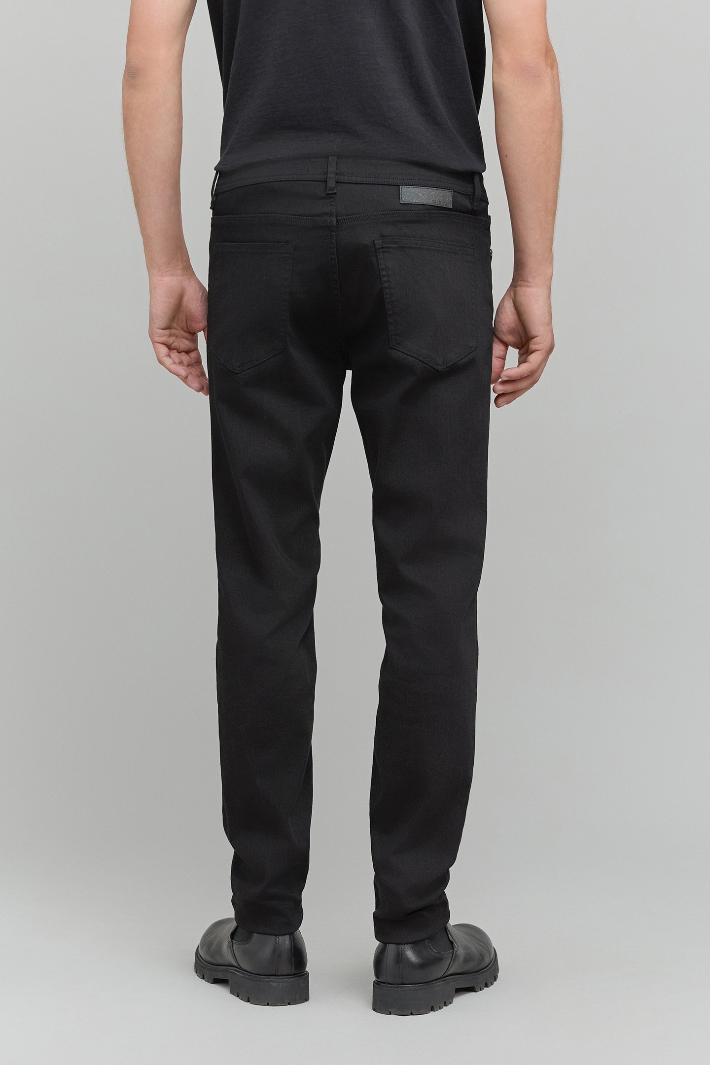 BLACK SLIM WATERLESS ZIGGY JEANS 2