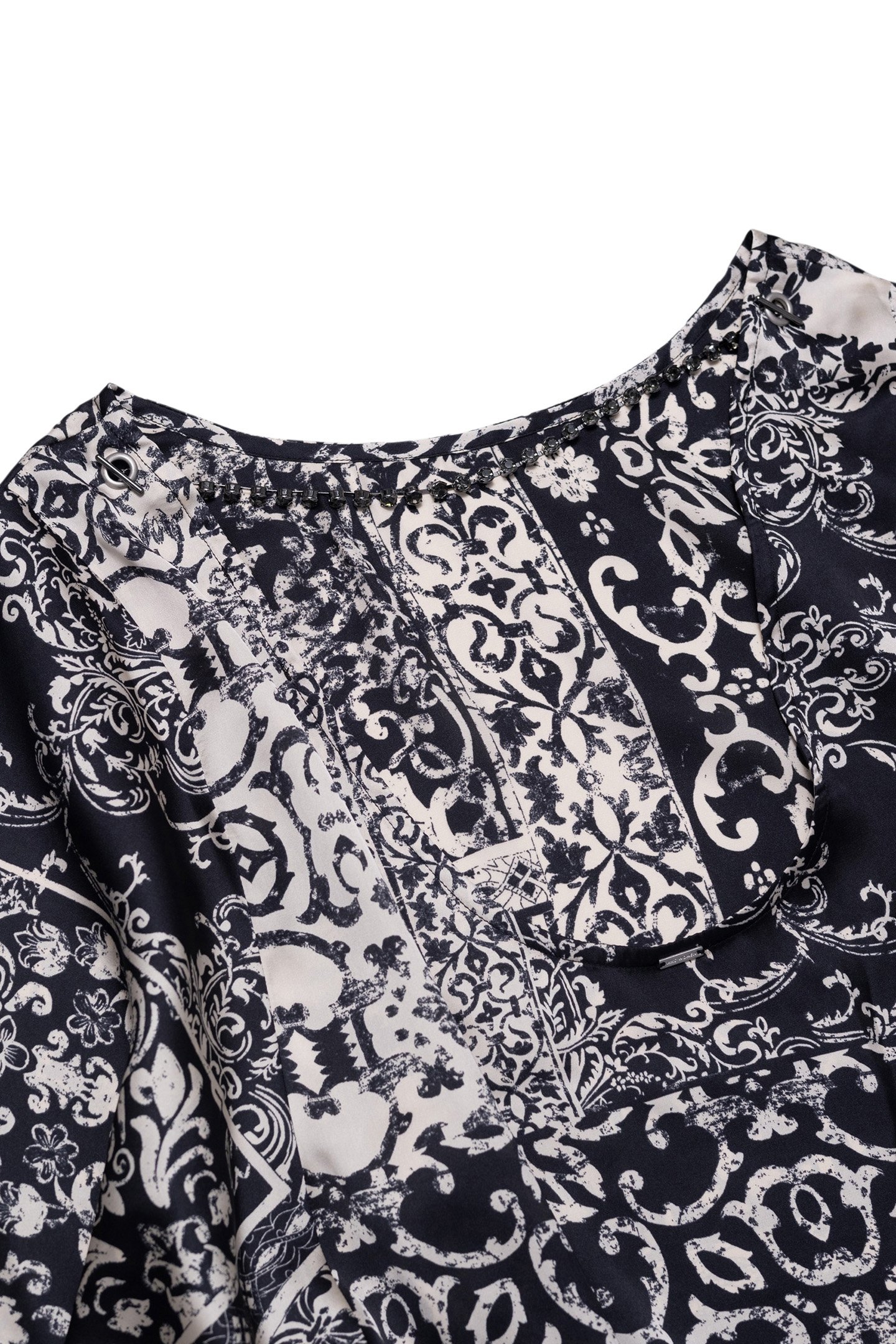 BLACK PATCHWORK SCARF BLOUSE 2