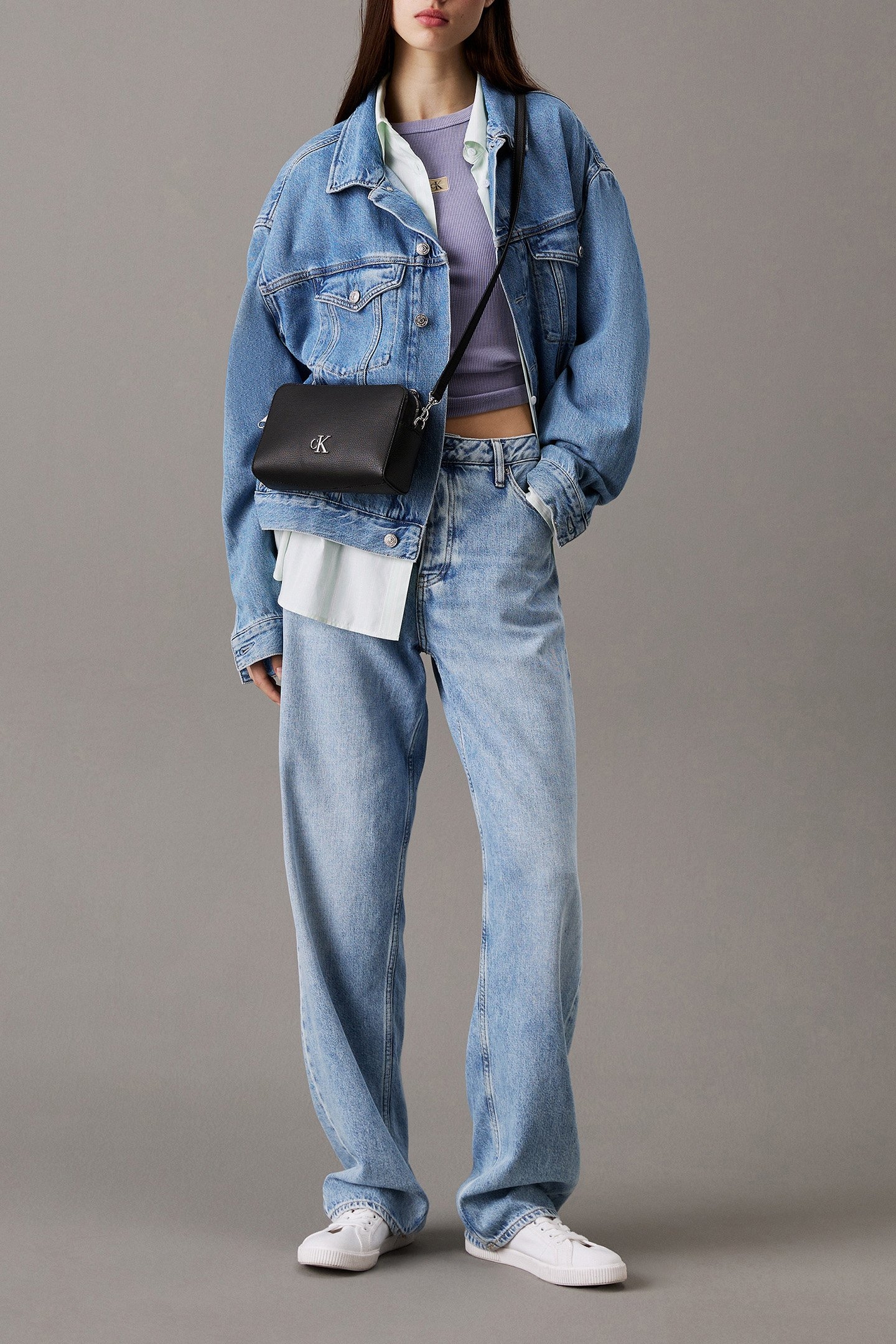 MINIMAL MONOGRAM CAM NA BLACK 2