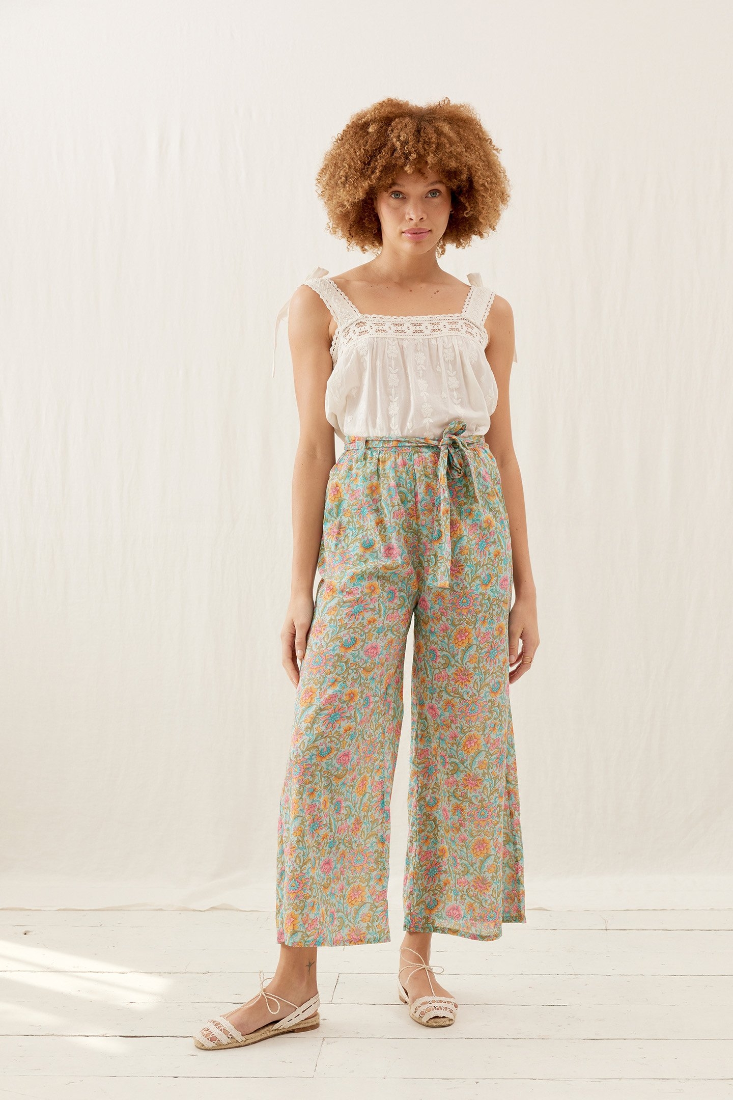 PANTS AMANDINA WATER RIVER FLOWERS 1