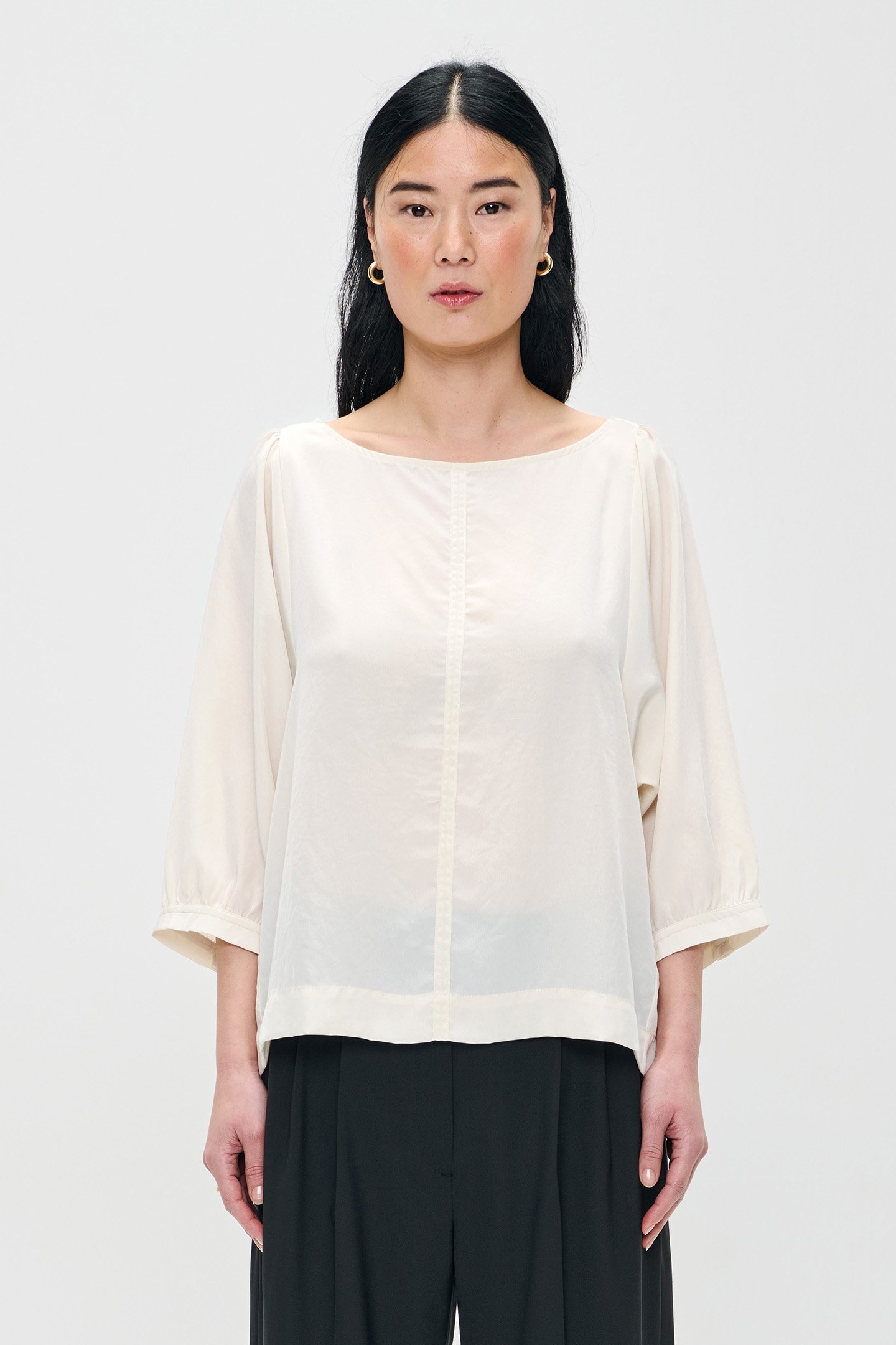 TECHNOSILK PUFF SLEEVE TOP OFF WHITE 1
