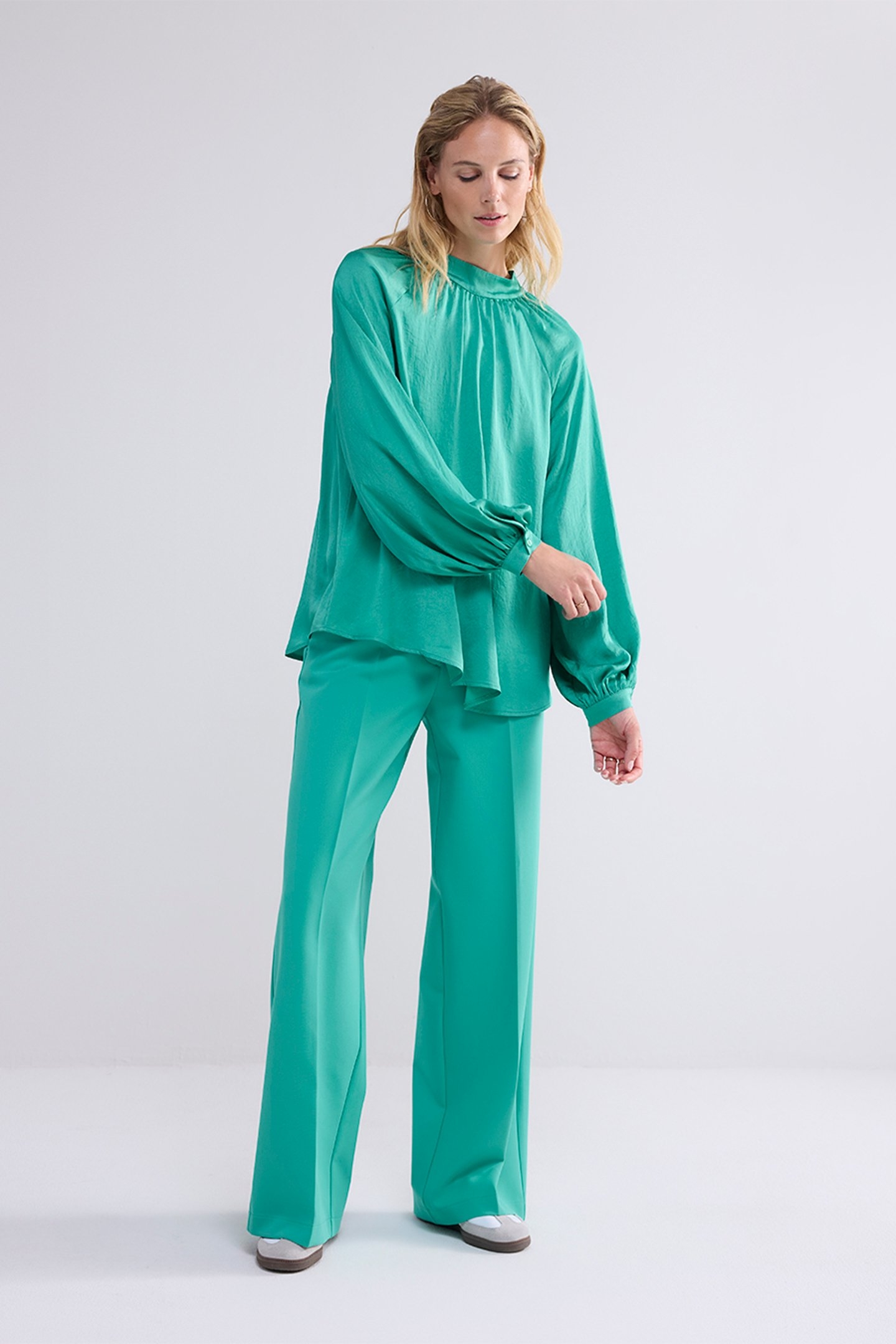 TOP HIGH NECK SILKY TOUCH PEACOCK 2