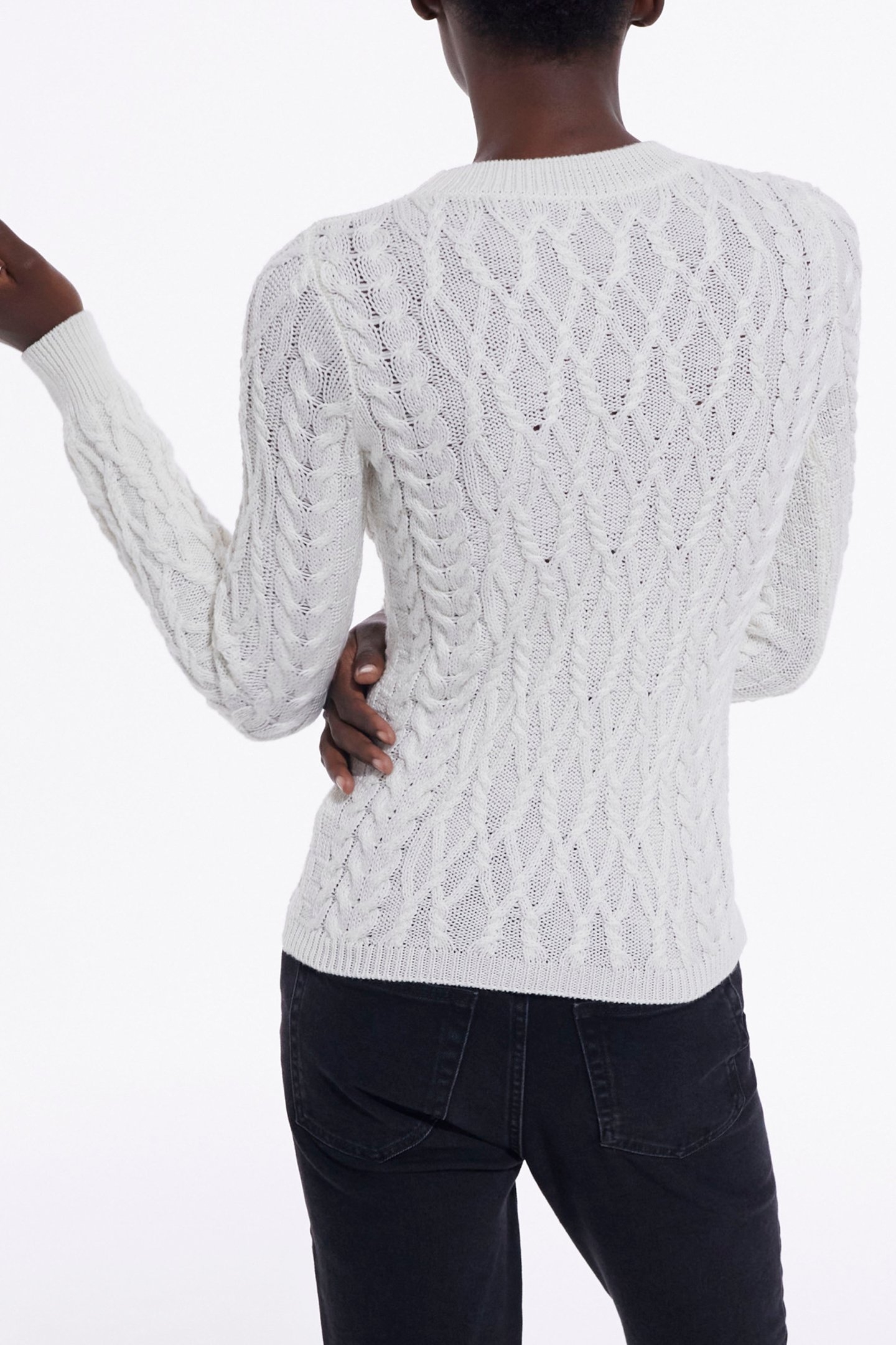 CABLE WOOL ROUND NECK SWEATER WHITE 2