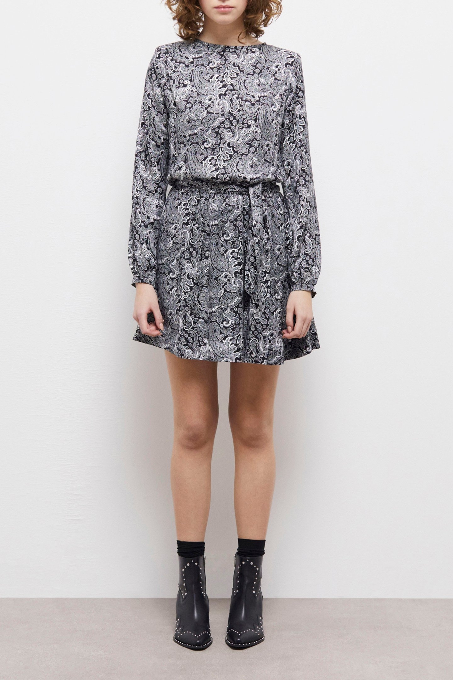 SHORT DRESS WITH LONG SLEEVES BLACK WHITE 1