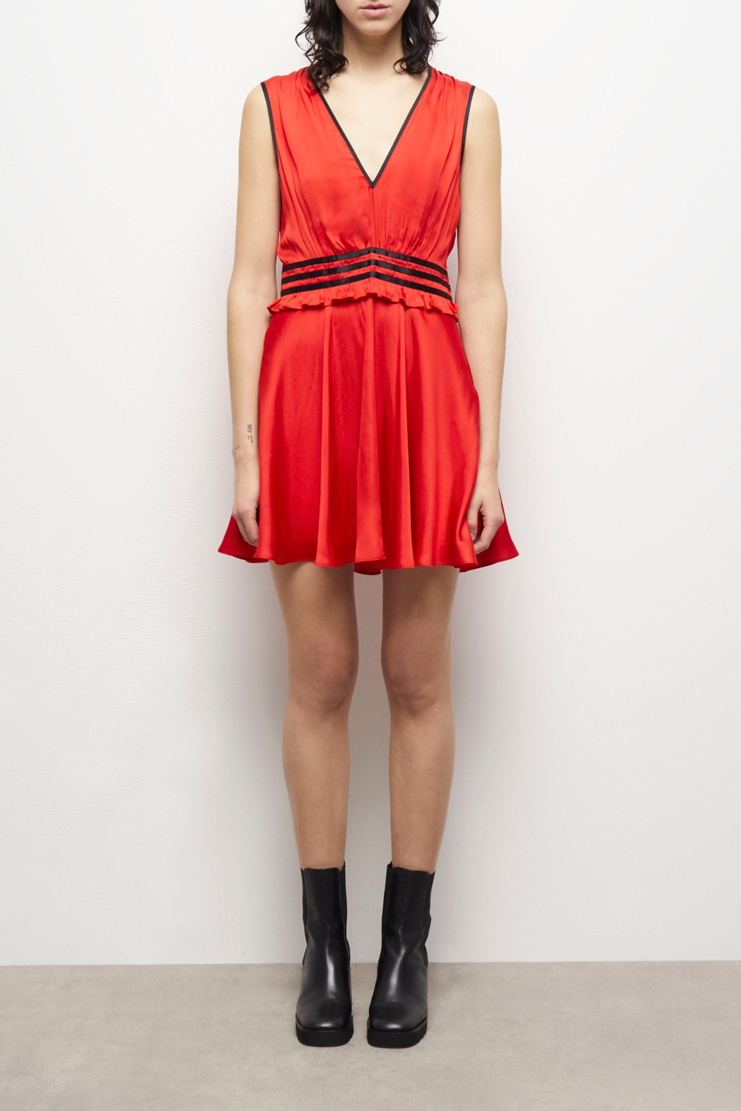 SHORT SLEEVELESS DRESS RED 2