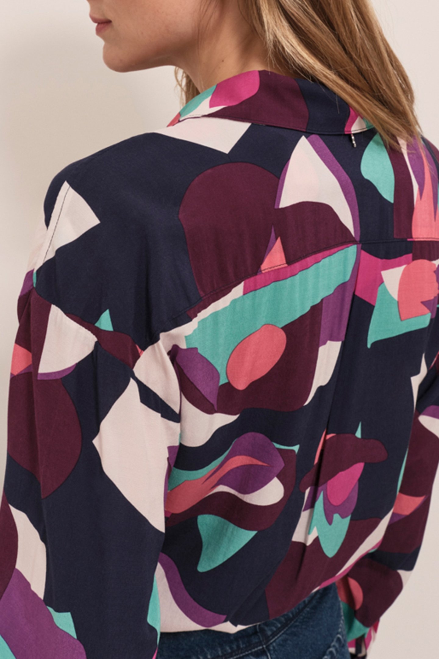 CYLIA - NAVY BLUE SHIRT WITH ABSTRACT PRINT 4