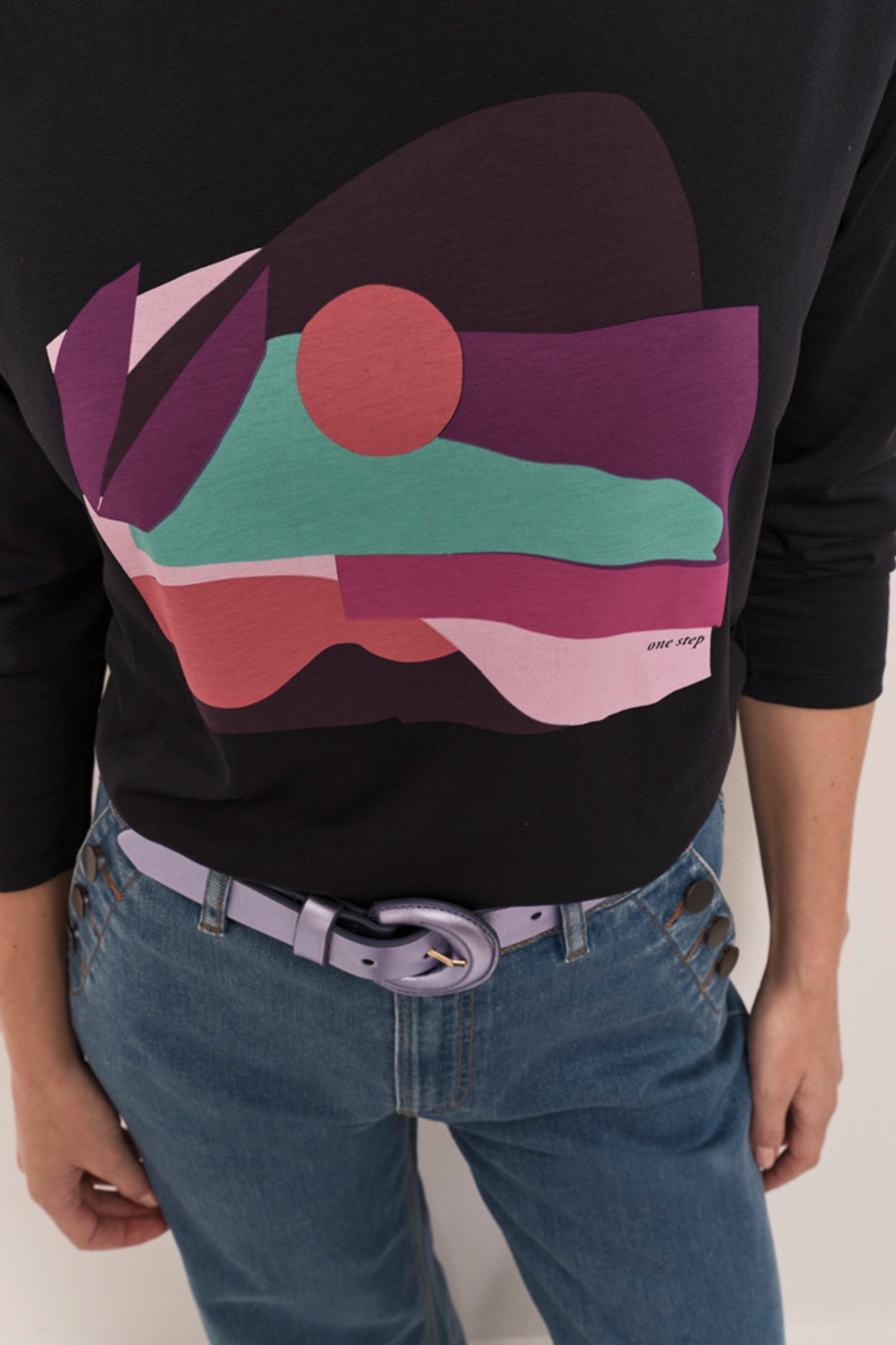 MEZZO - NAVY BLUE T-SHIRT WITH ABSTRACT LANDSCAPE DESIGN 5