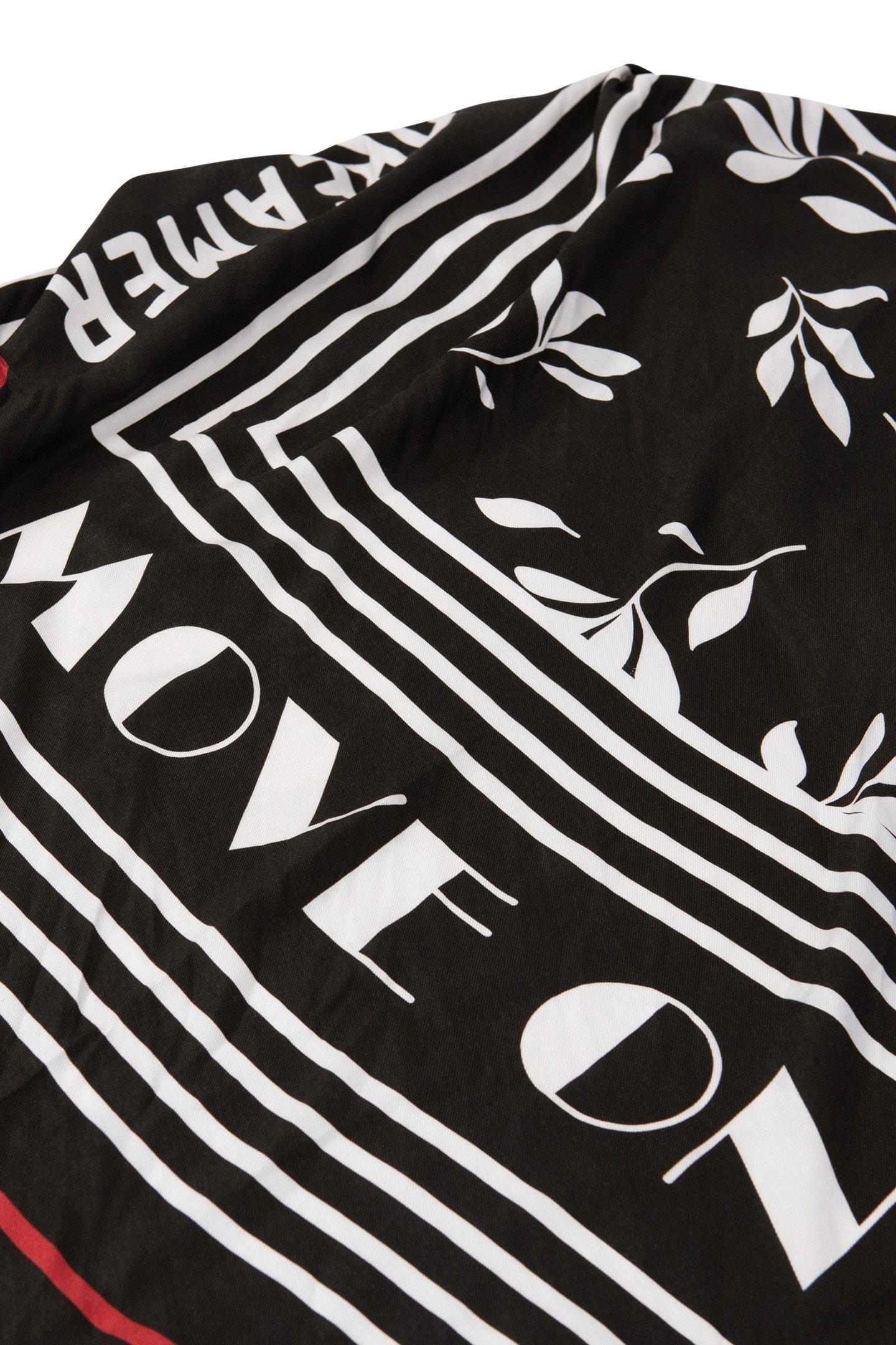 BLACK SQUARE SCARF WITH MESSAGE 6