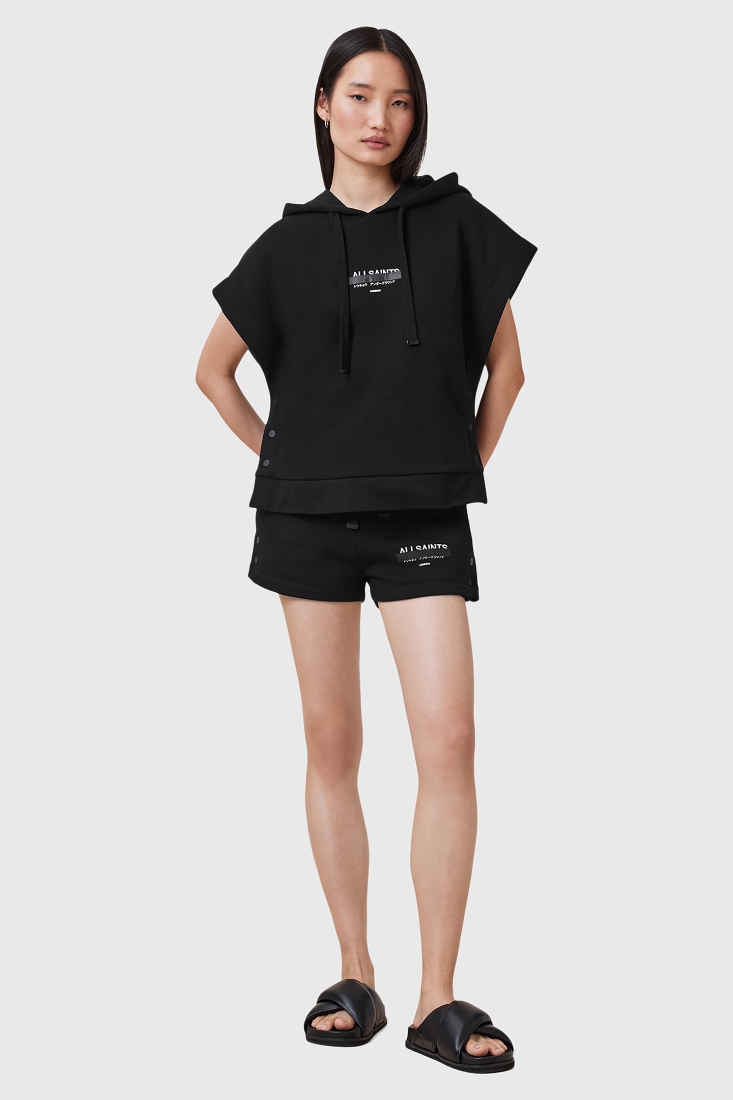 SORRI SWEATSHORT BLACK 3
