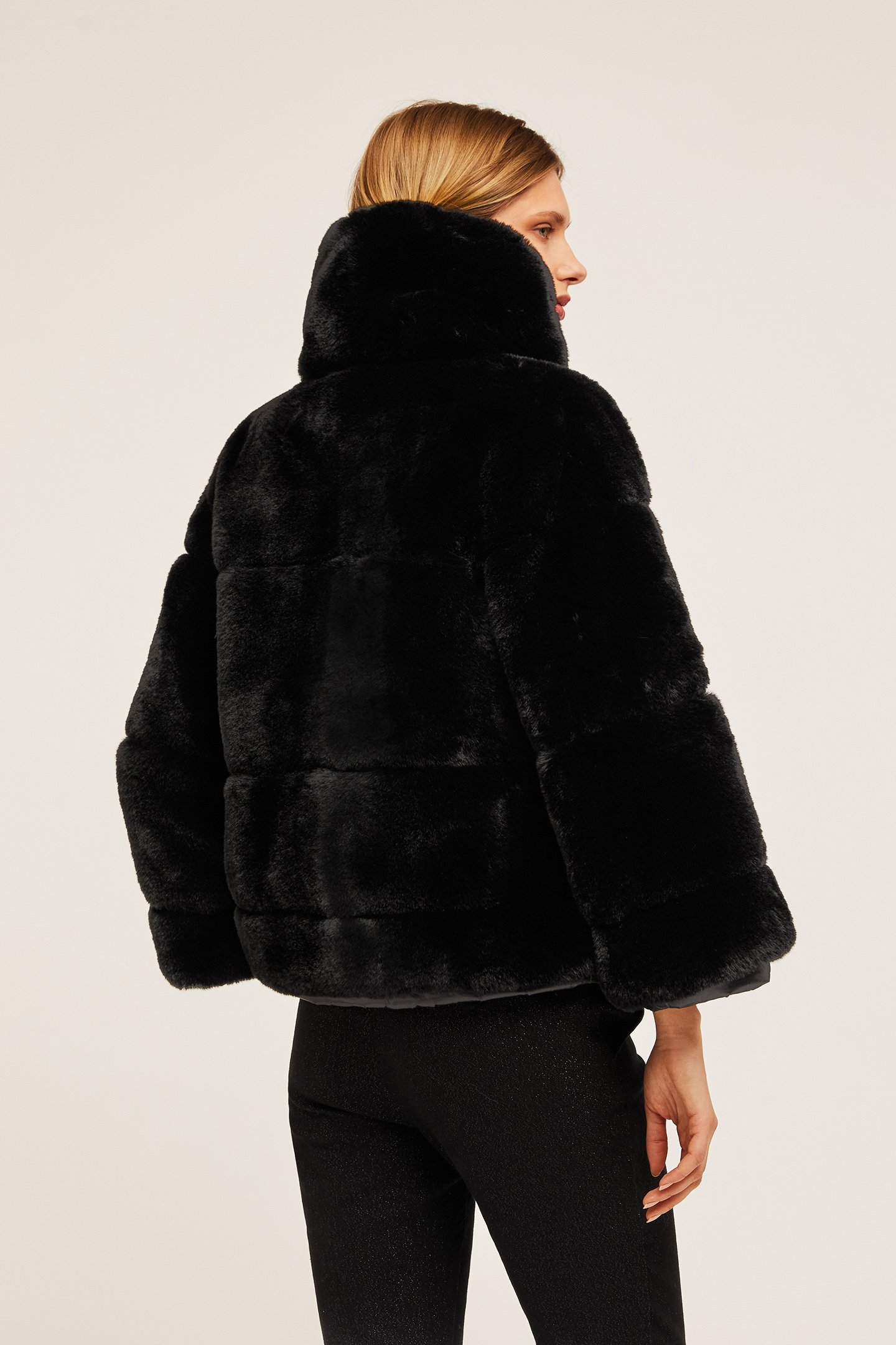 PLUSH CAPE WITH PADDING BLACK 2