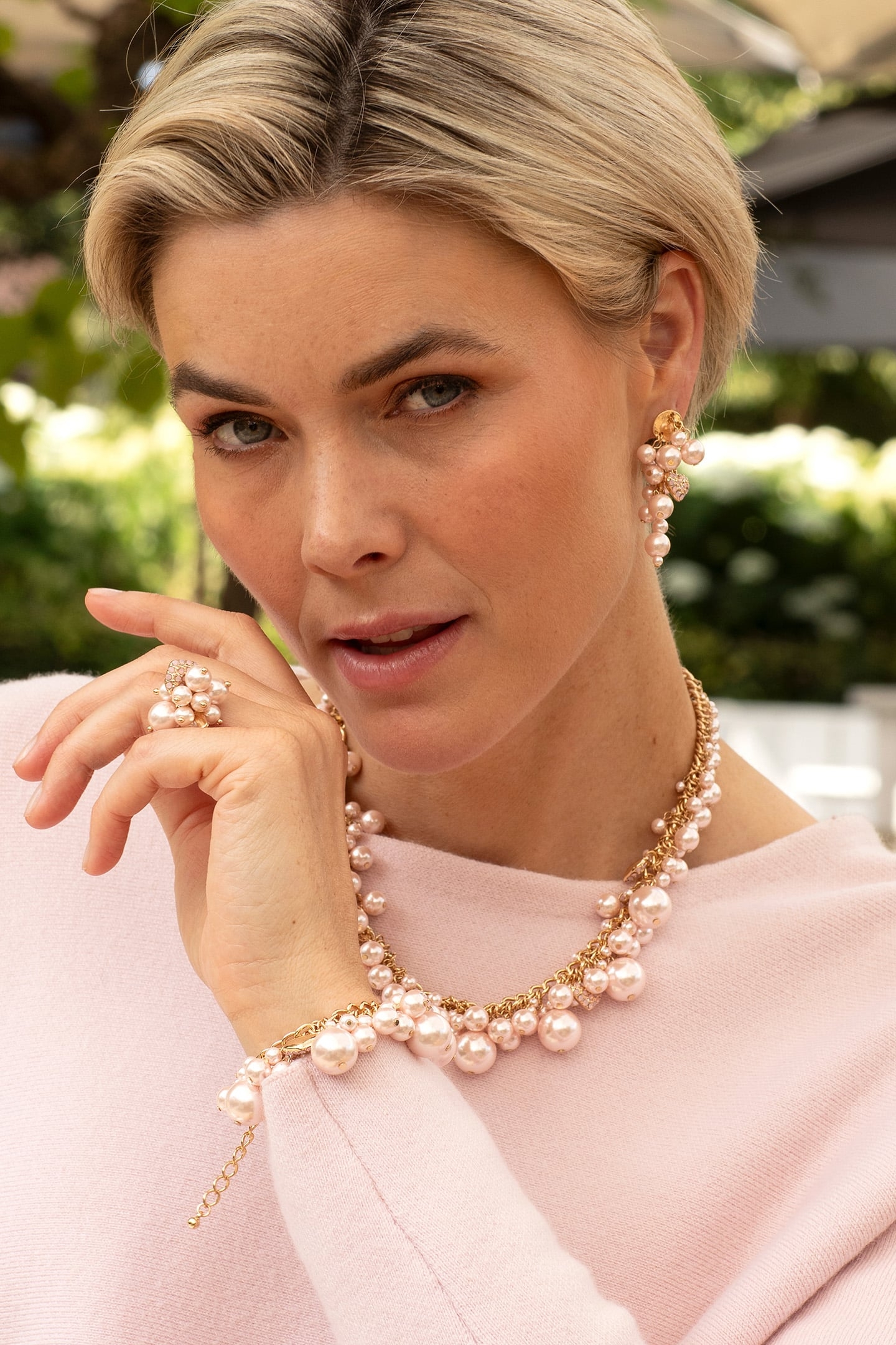 ULTIMATE PEARL EARHANGERS PINK - SMALL 2