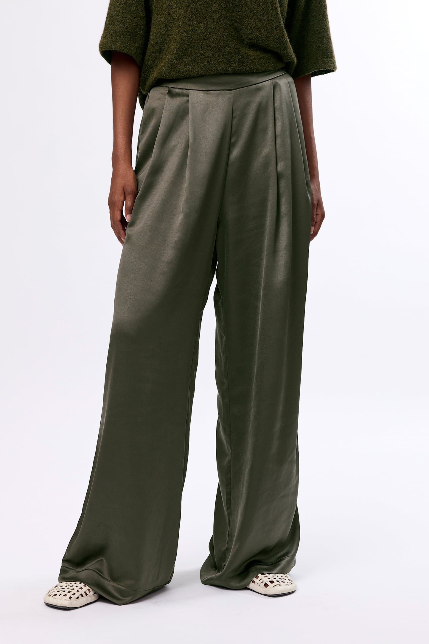 DEYNE PANTS DARK OLIVE 1