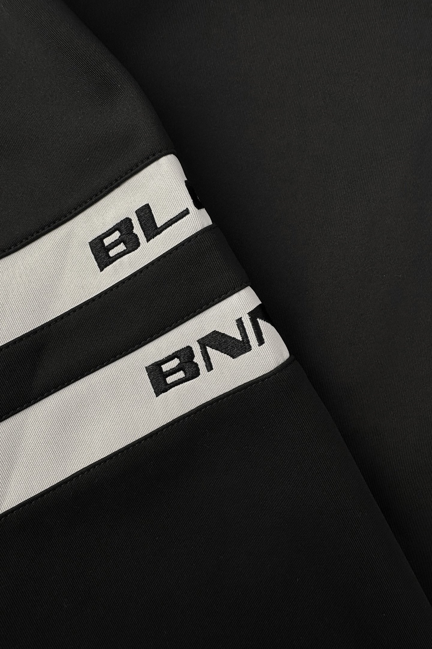 CHARGE TRACKTOP BLACK 7