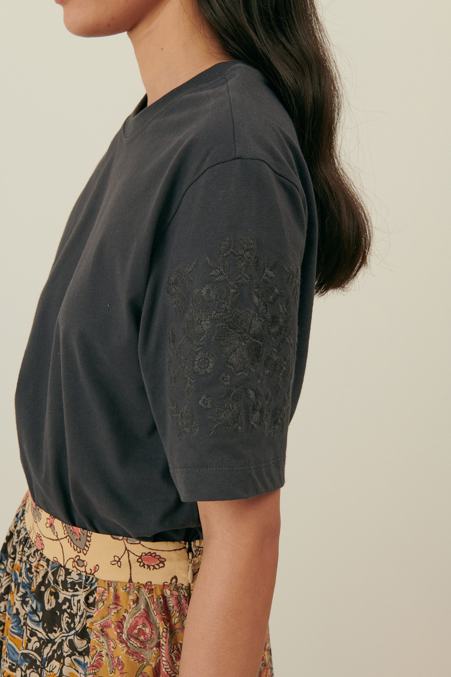 TEE LAURIA CHARCOAL 5