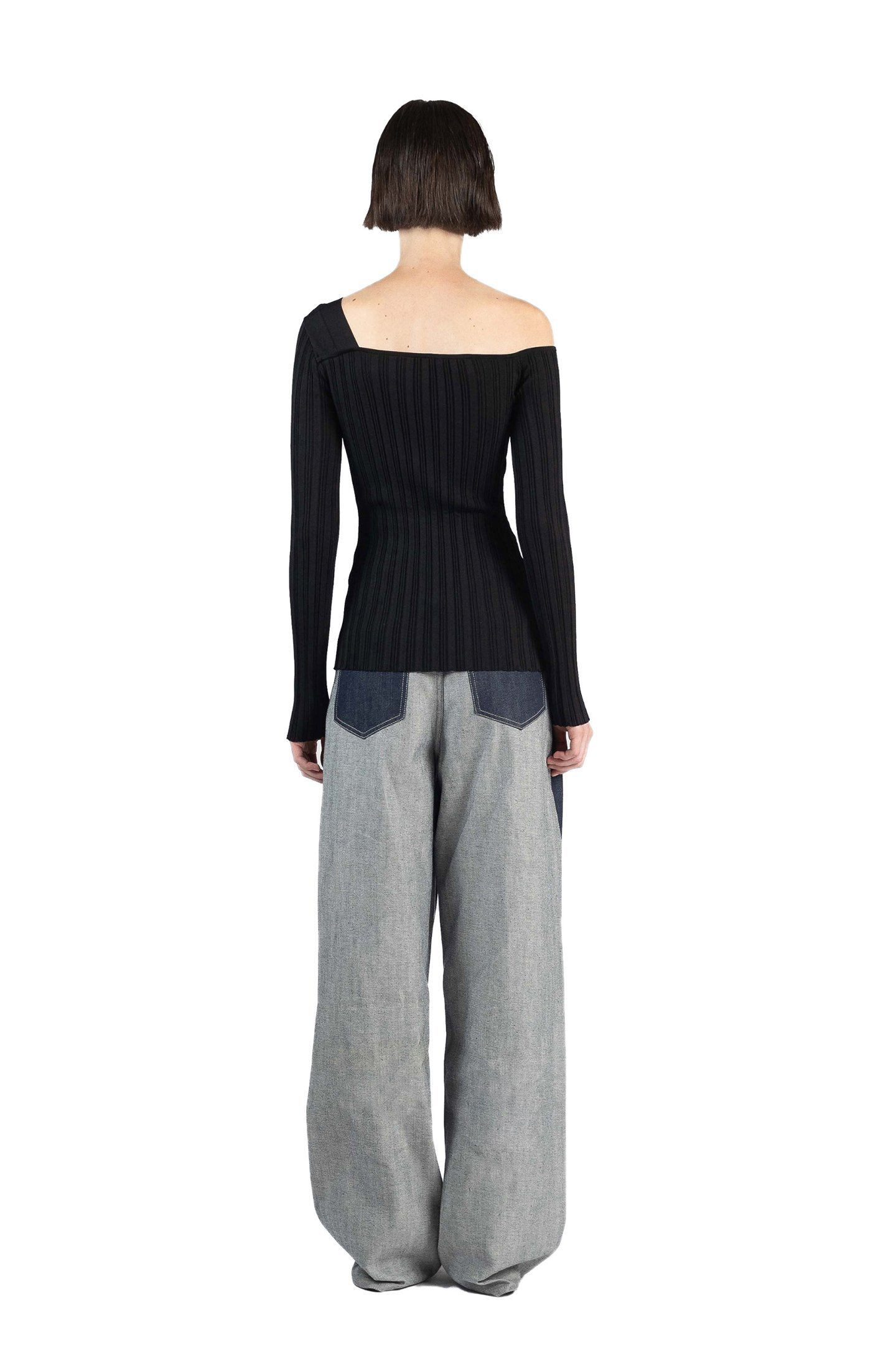 ASYMETRIC FITTED JUMPER BLACK 2