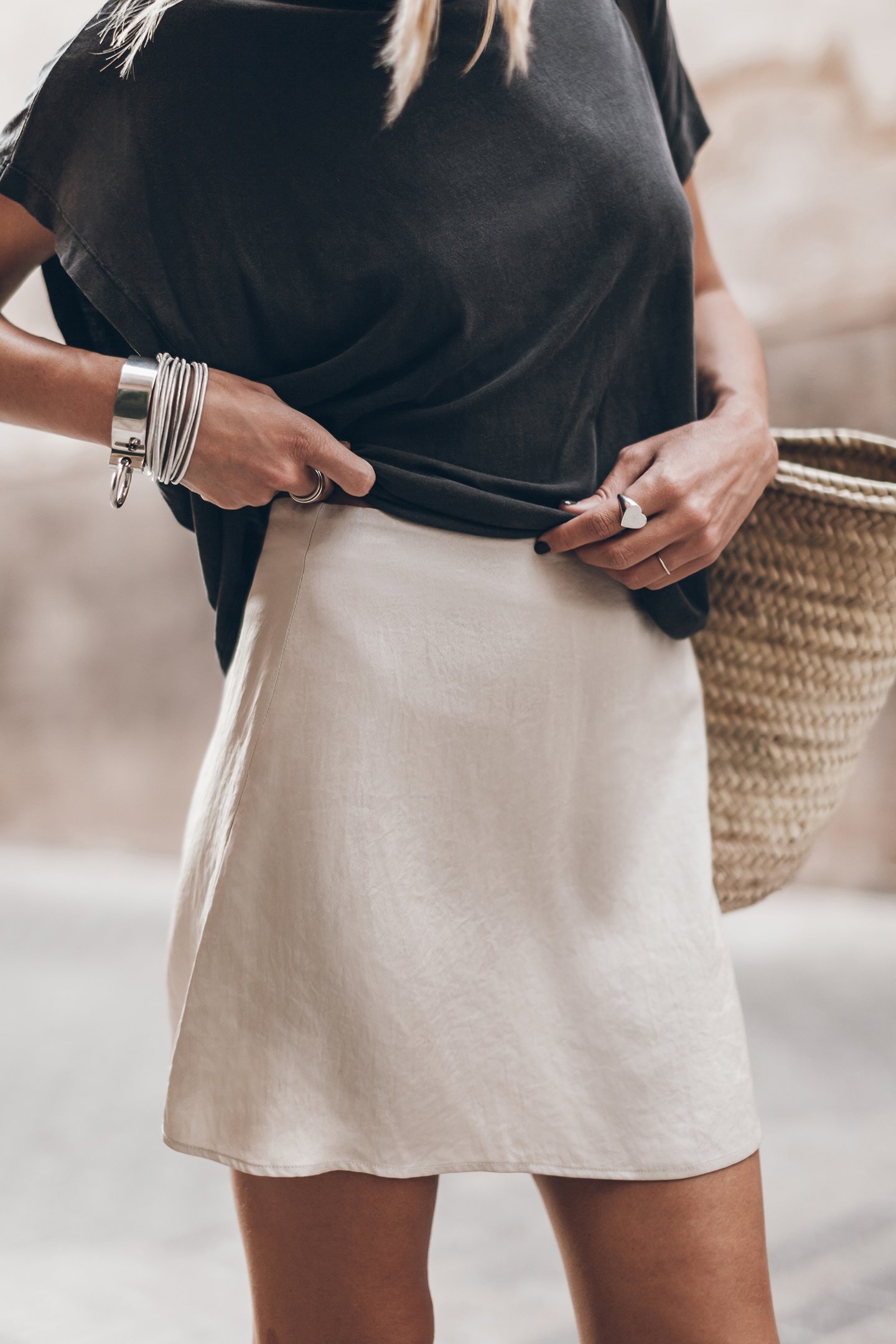 THE LIGHT SHORT SLIP SKIRT 1