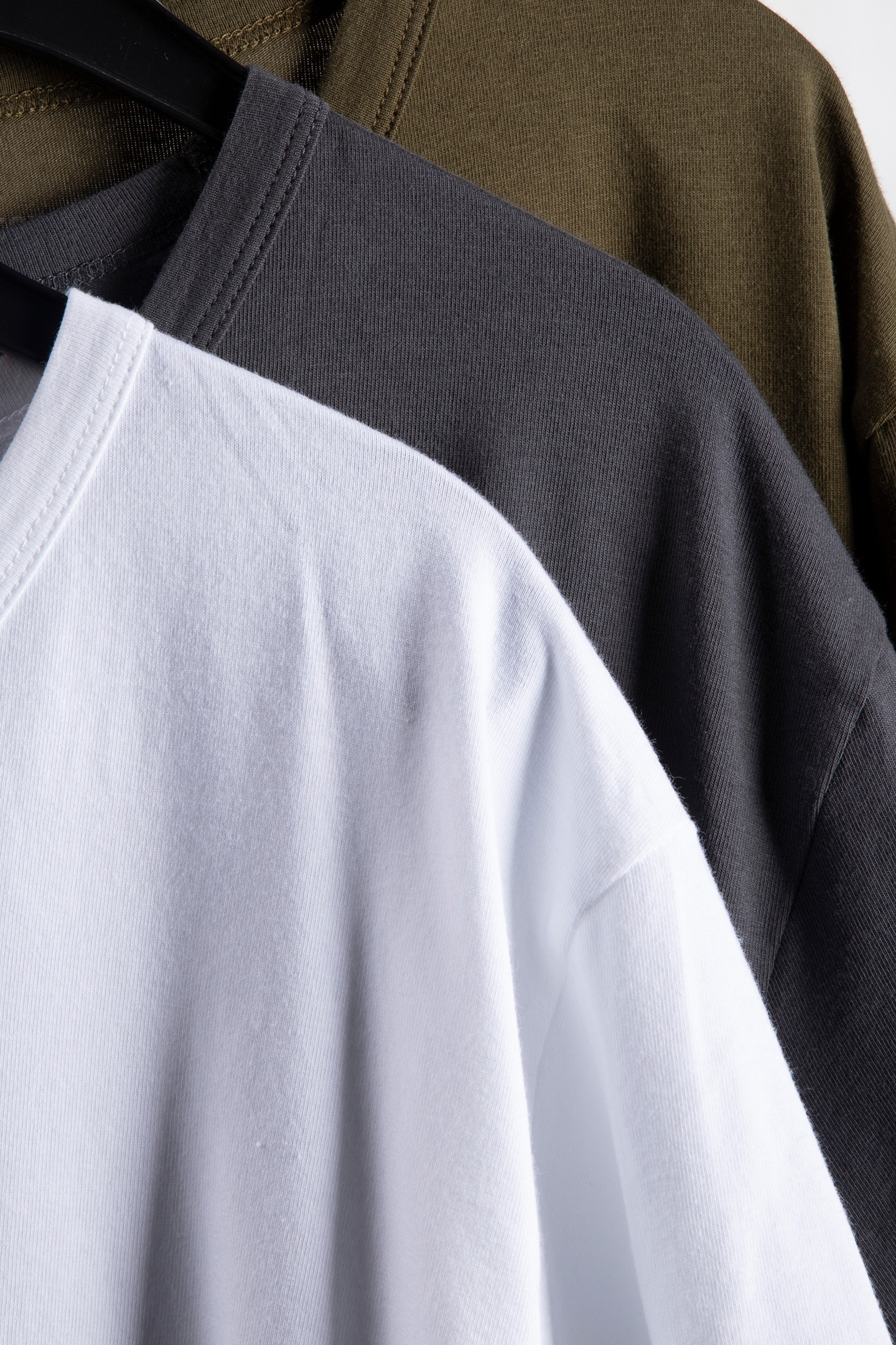 BASIC 3 PACK V NECK T-SHIRT WHITE/OLIVE/GUNMETAL 8