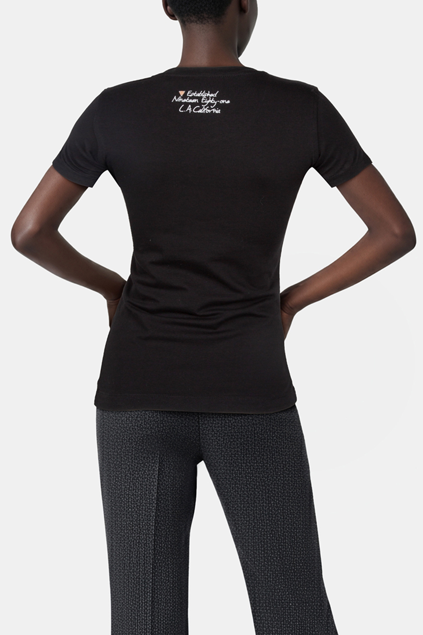 SS CN TRIANGLE PEONY JET BLACK A996 2