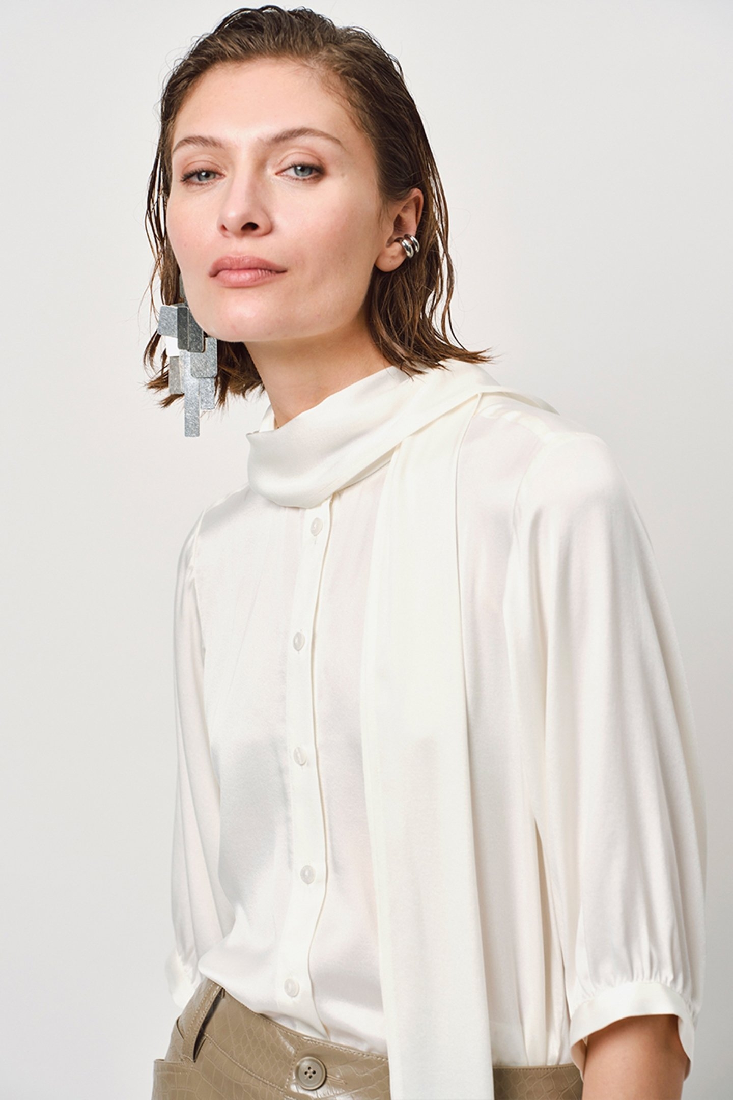 VAILA SILK SCARF BOW BLOUSE ECRU 4