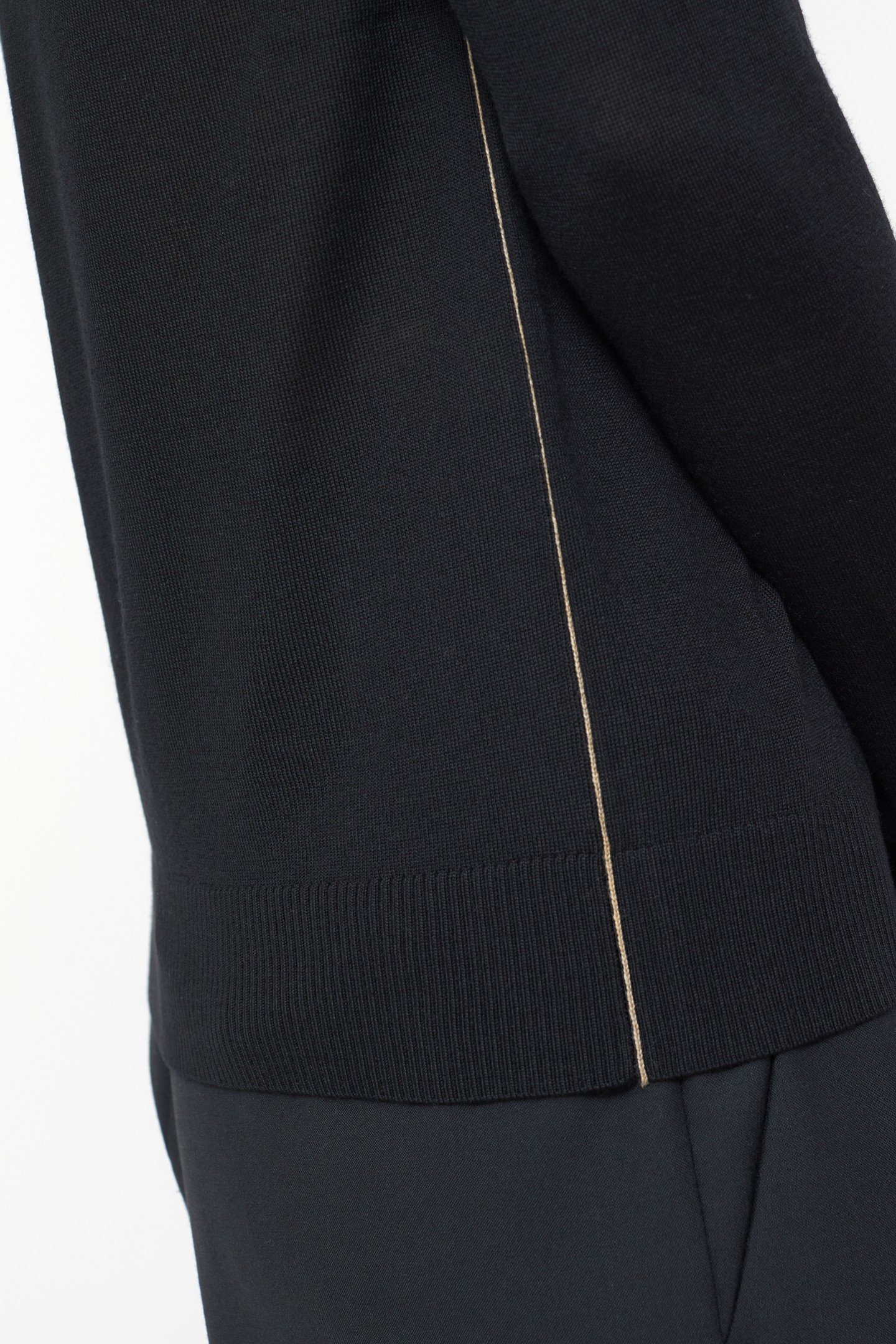 V NECK LONG SLEEVES KNITS BLACK 7