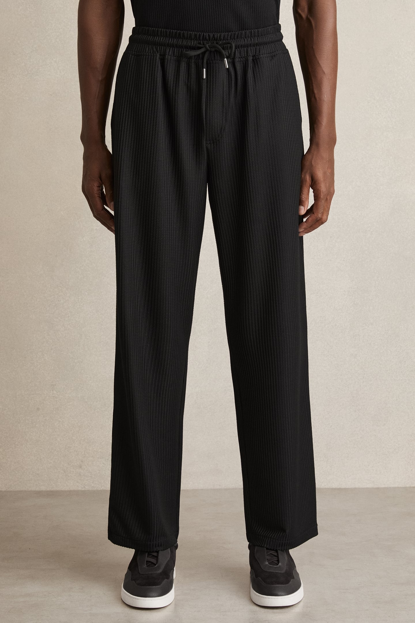 TAPERED TEXTURED TROUSER BLACK 1