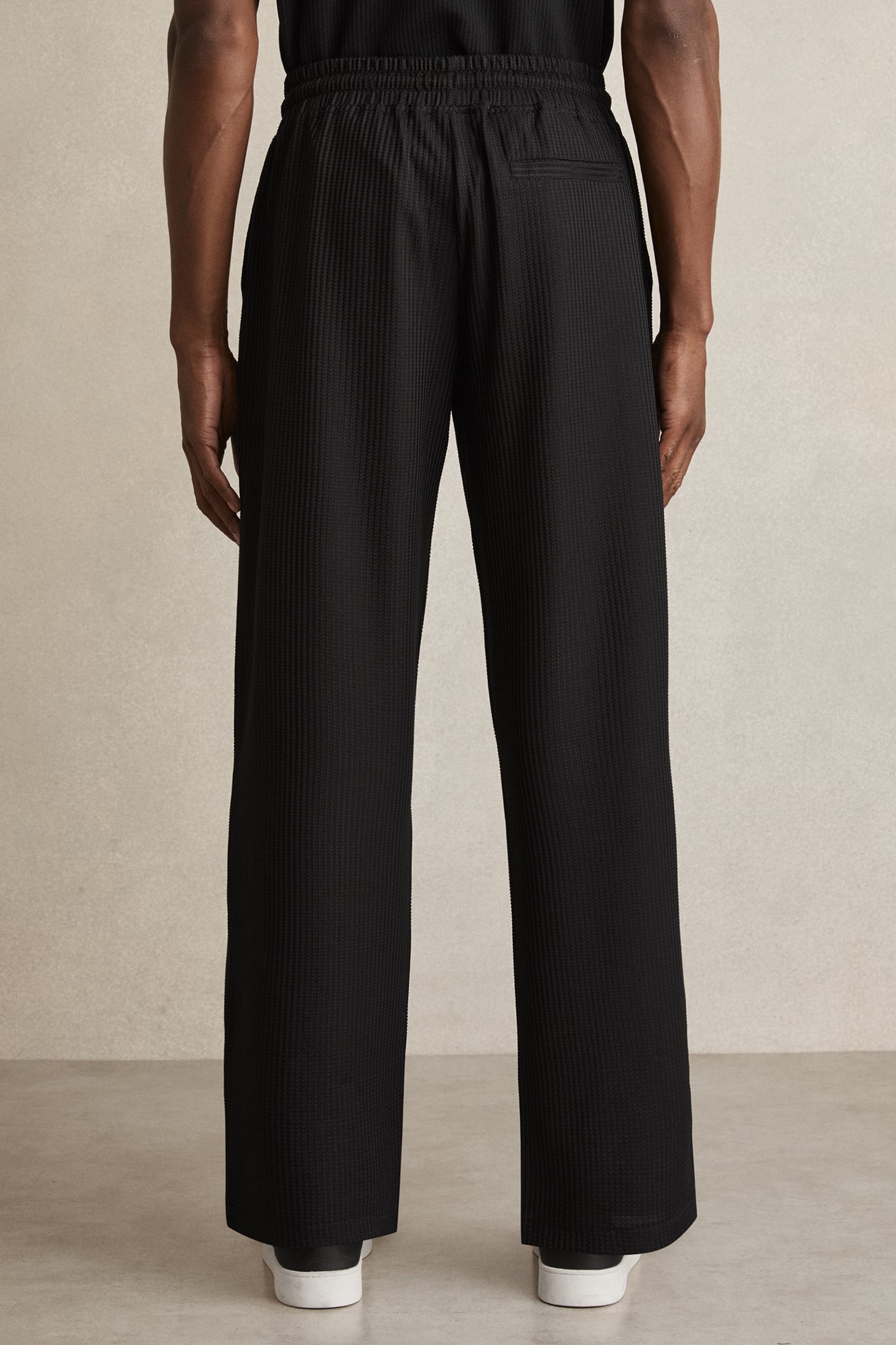 TAPERED TEXTURED TROUSER BLACK 2