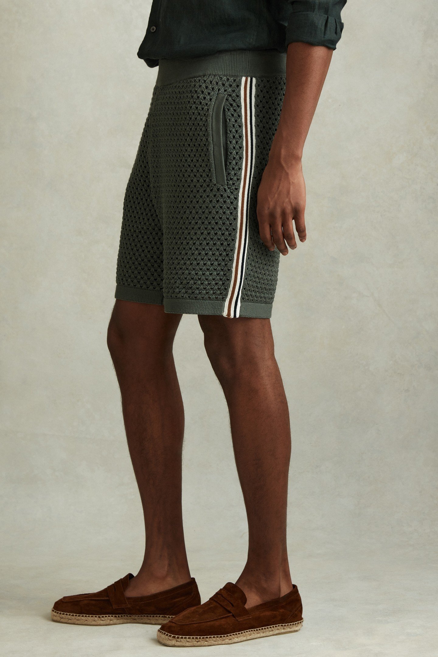 CROCHET TIPPING SHORT DARK SAGE GREEN 3