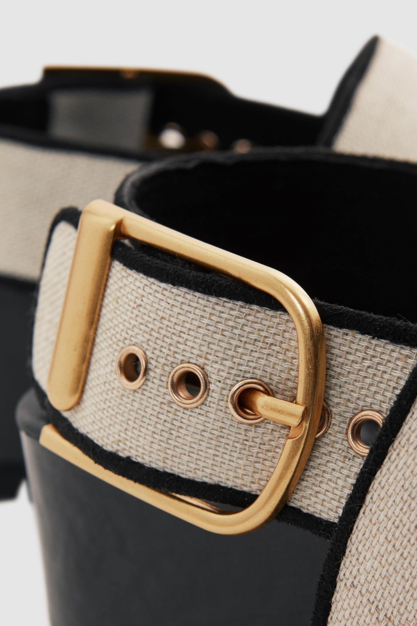 STRAPPY CANVAS FLATFORM BLACK 4