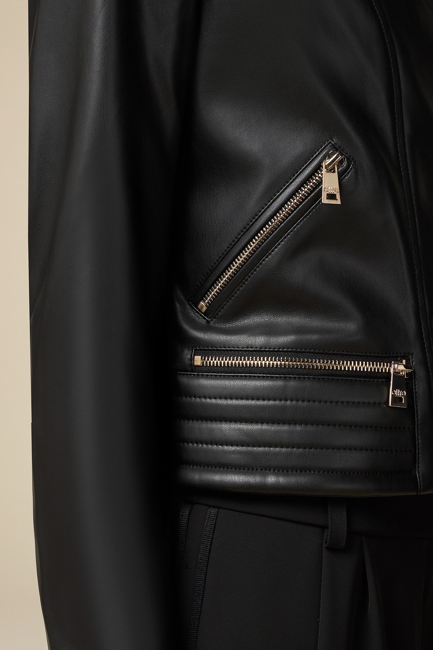 BOMBER JACKET BLACK 4