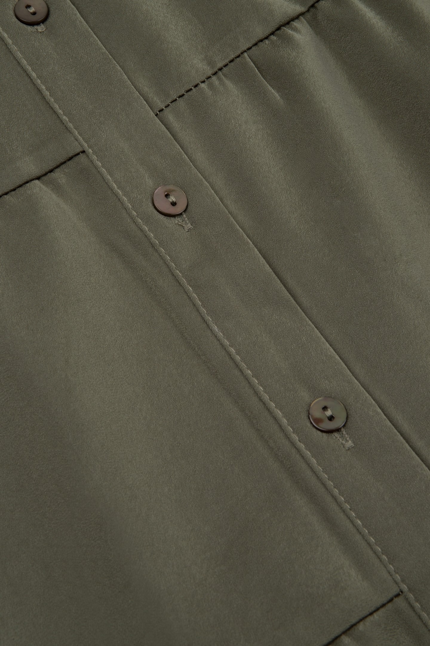 BLOUSE SEAMS SATEEN LEAF GREEN 2