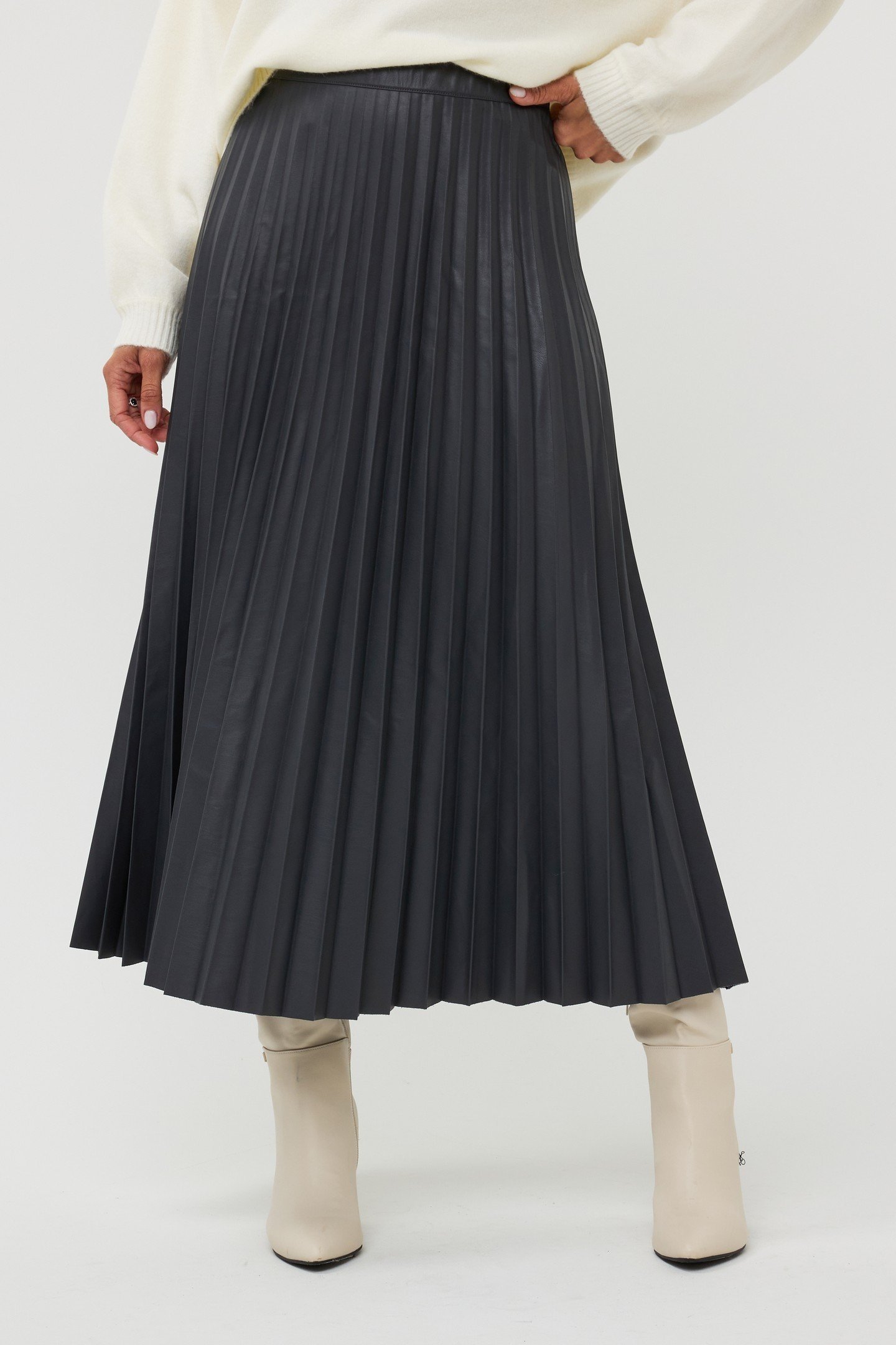 SKIRT PLISSE VEGAN LEATHER GREY 2